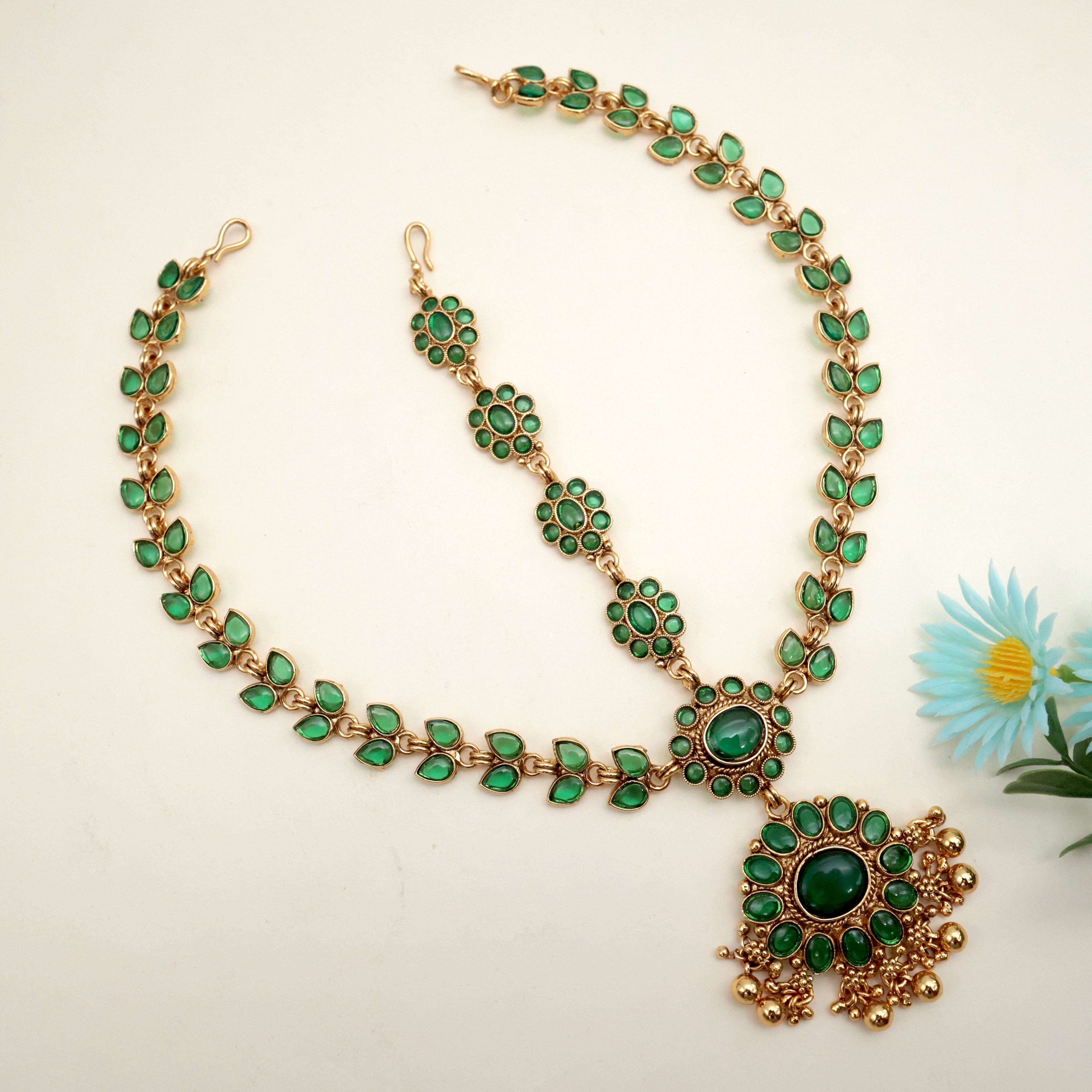 Antique Premium Kemp Leaf Flower Bridal Daamini / Full Nethichutti - Green