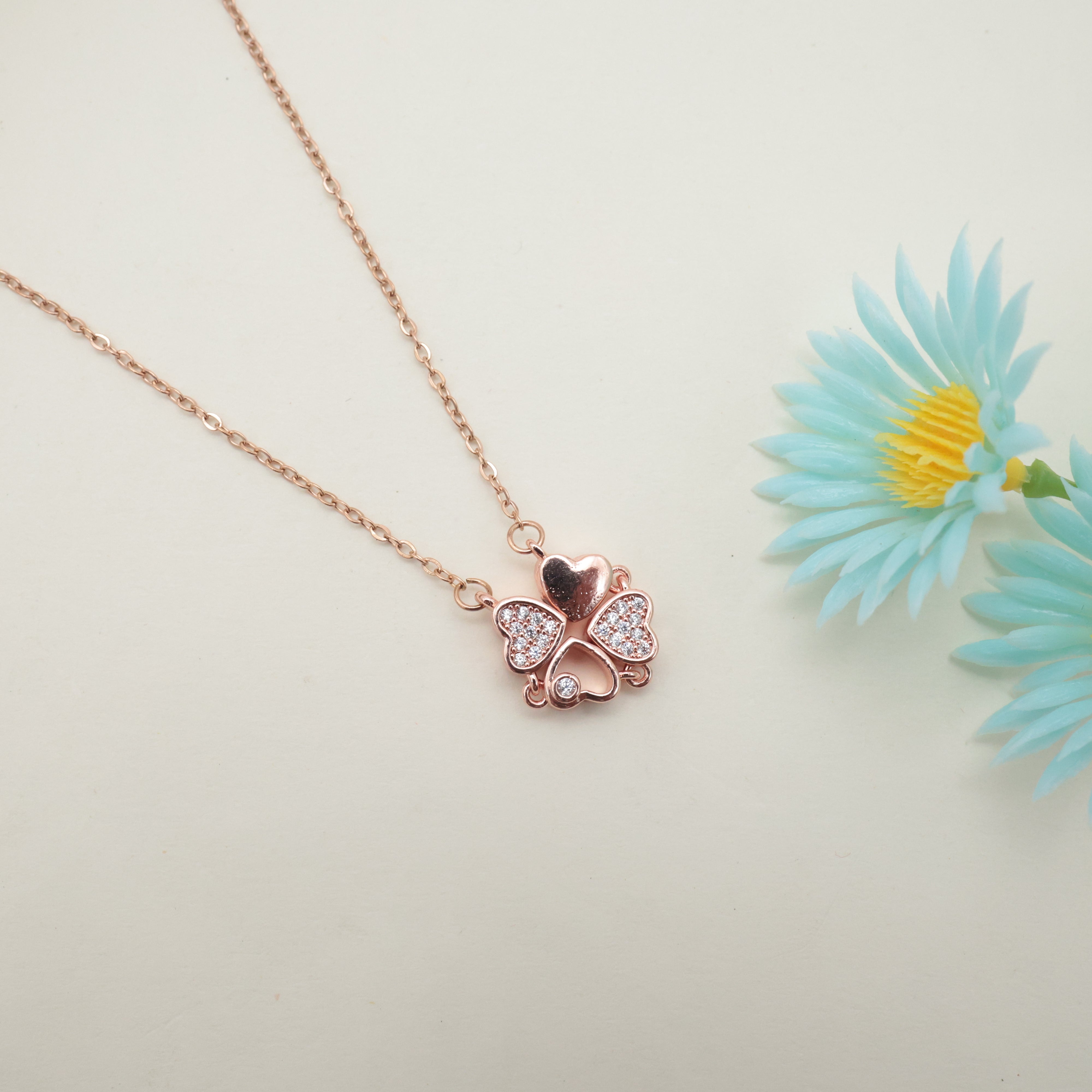 ROSE GOLD TONE ANTI TARNISH SHORT CHAIN - TWO IN ONE MAGNETIC 4 HEARTS