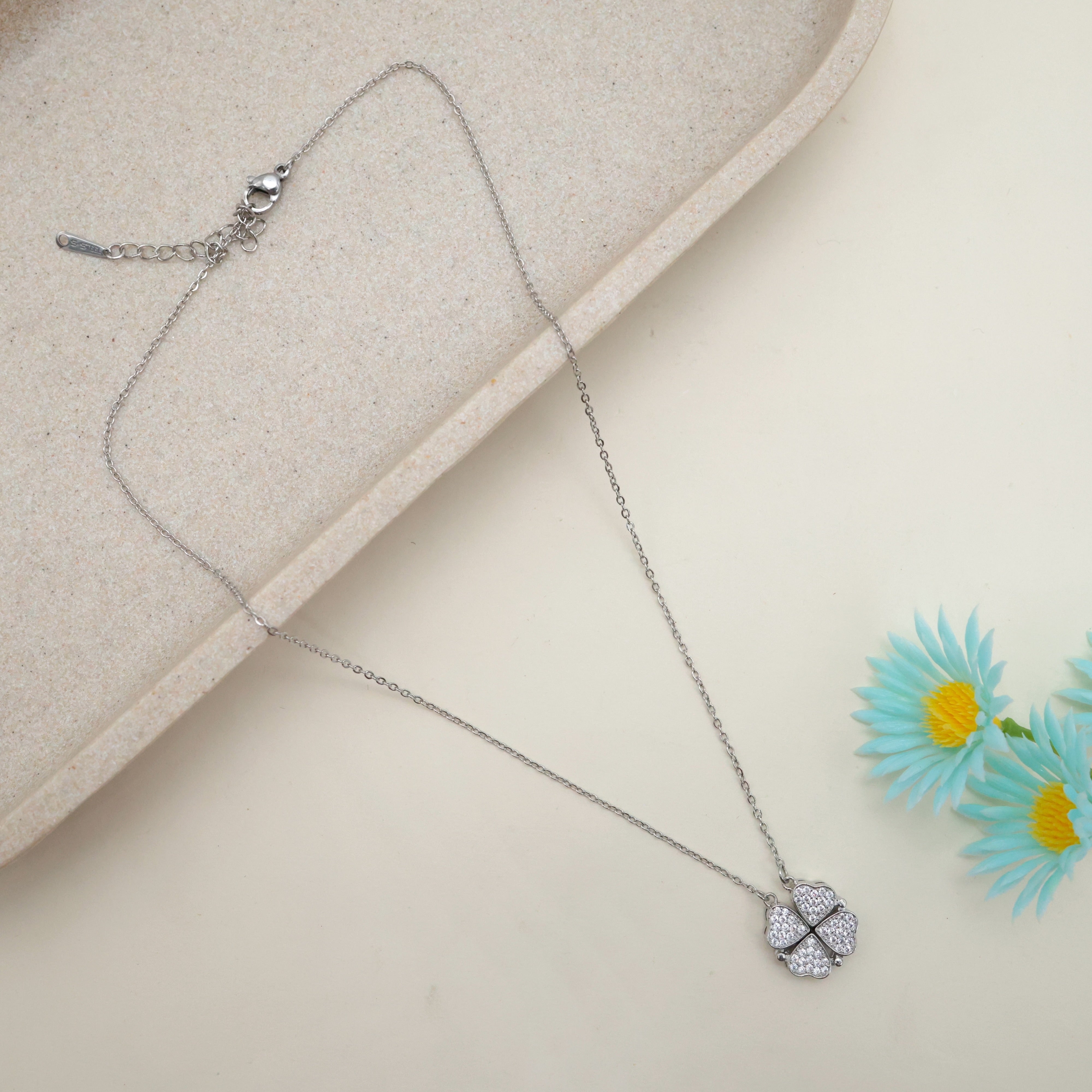 SILVER TONE ANTI TARNISH SHORT CHAIN - TWO IN ONE MAGNETIC STONE HEARTS