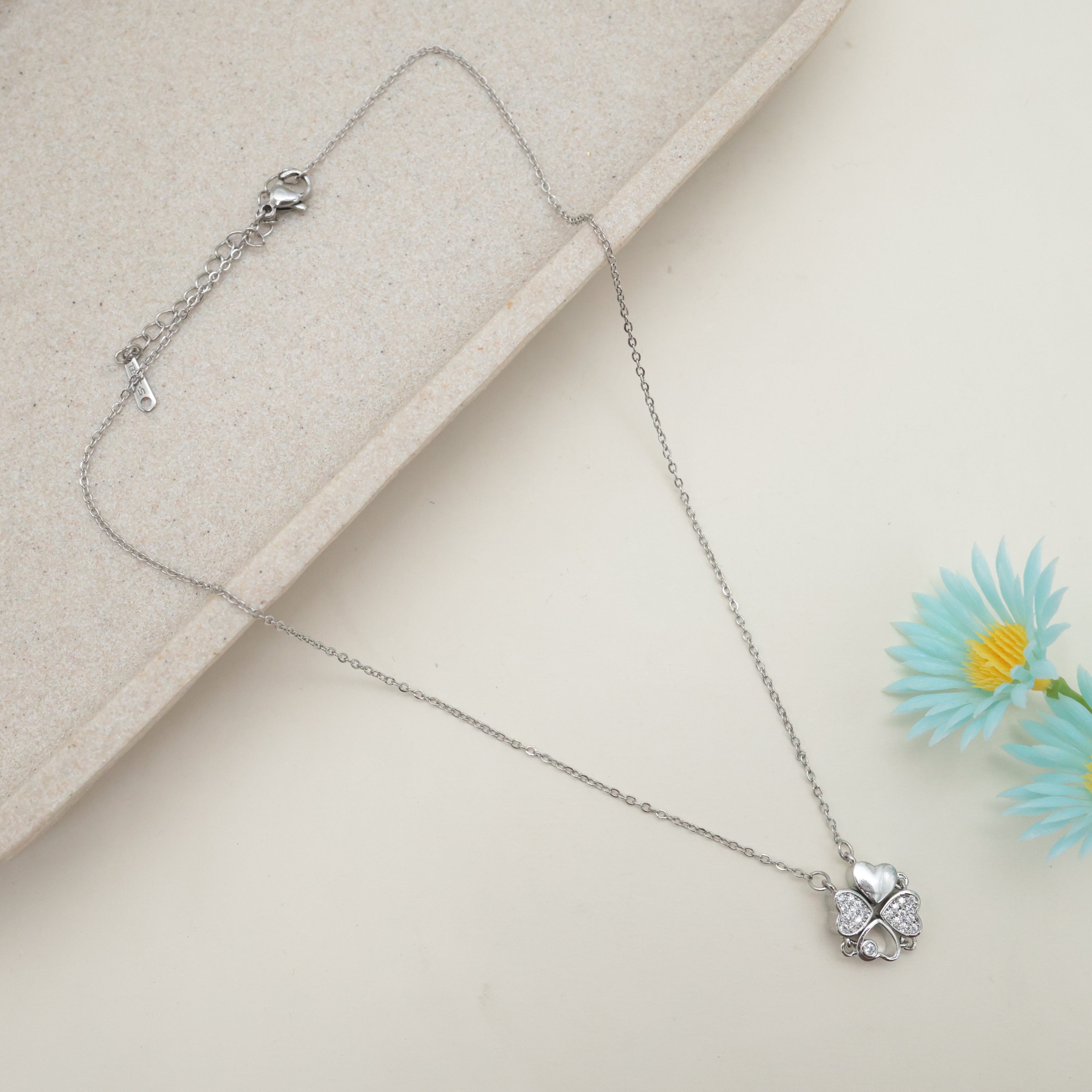 SILVER TONE ANTI TARNISH SHORT CHAIN - TWO IN ONE MAGNETIC 4 HEART PETALS FLOWER