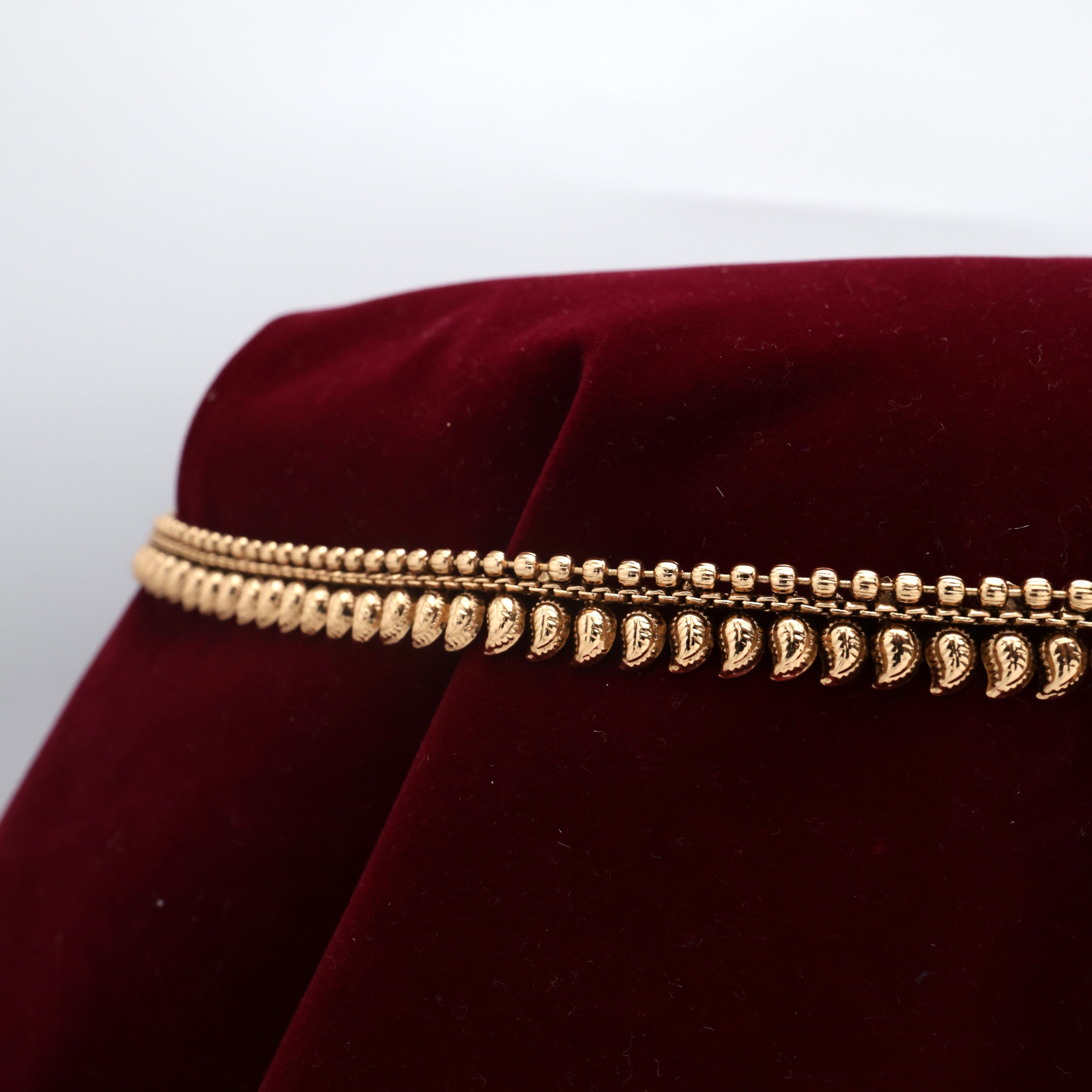 Gold Look Sleek Mango Bridal Hip Chain