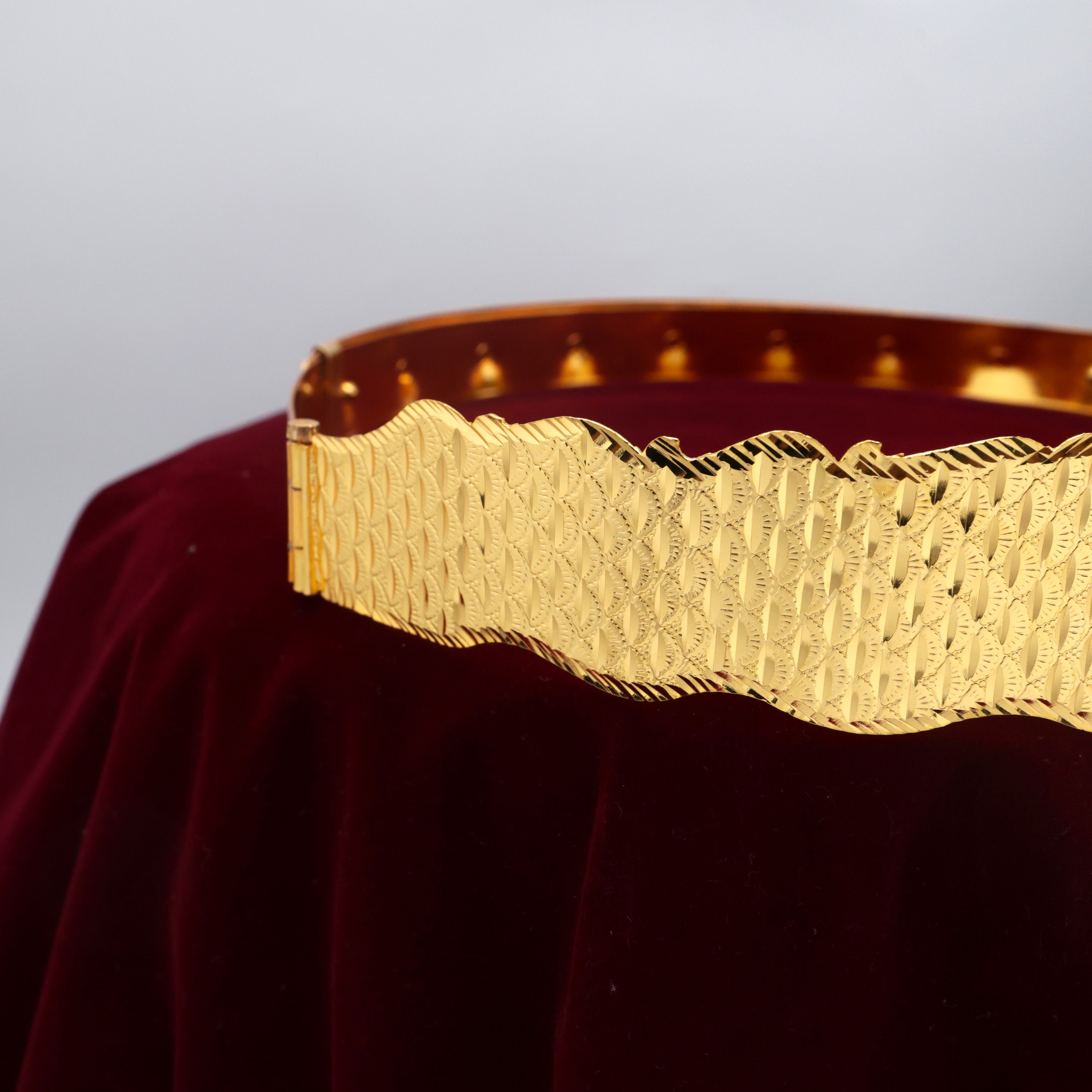 Real Gold Look Shell Cut Adjustable Bridal Hip Belt