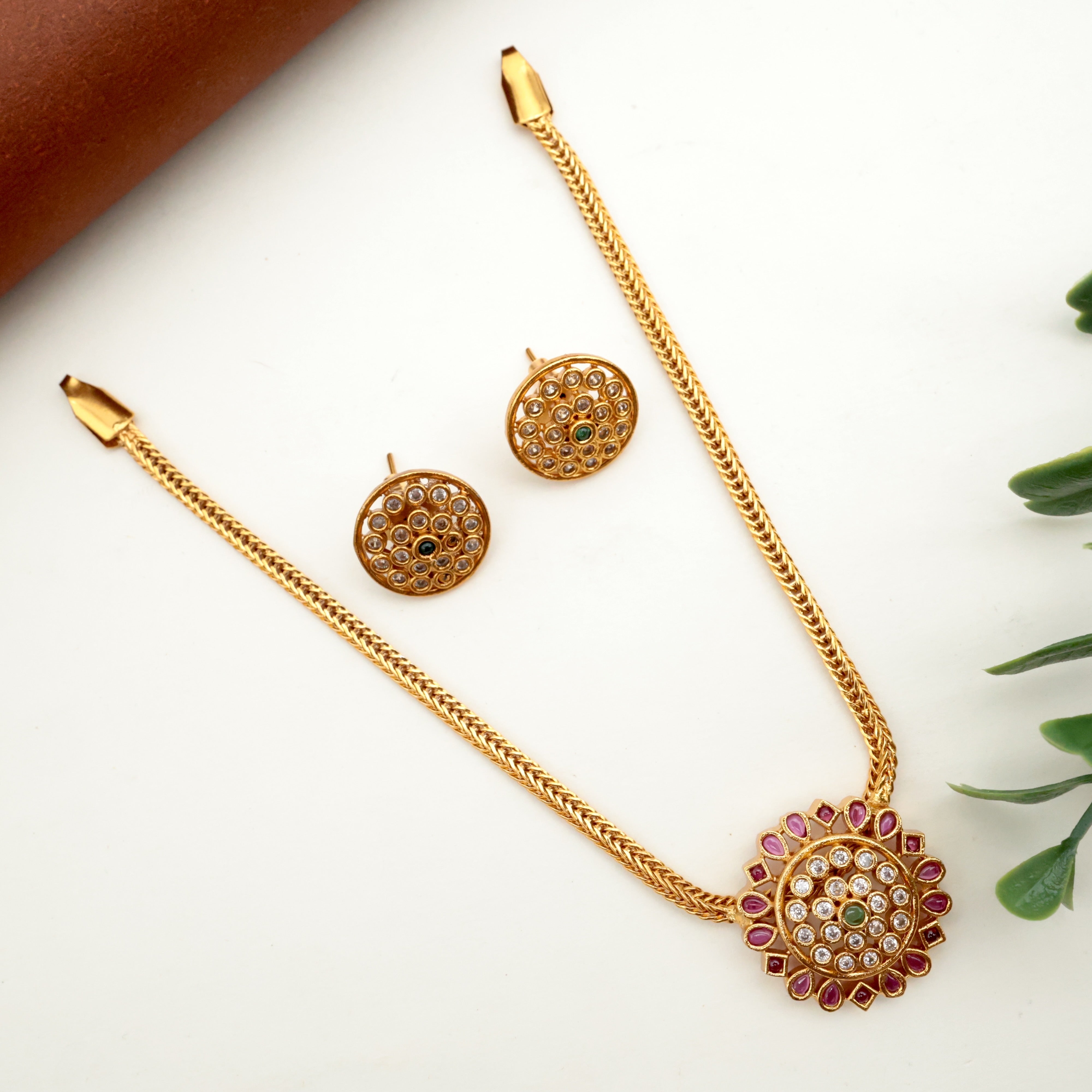 ANTIQUE GOLD KEMP FLOWER PENDANT NECKLACE SET