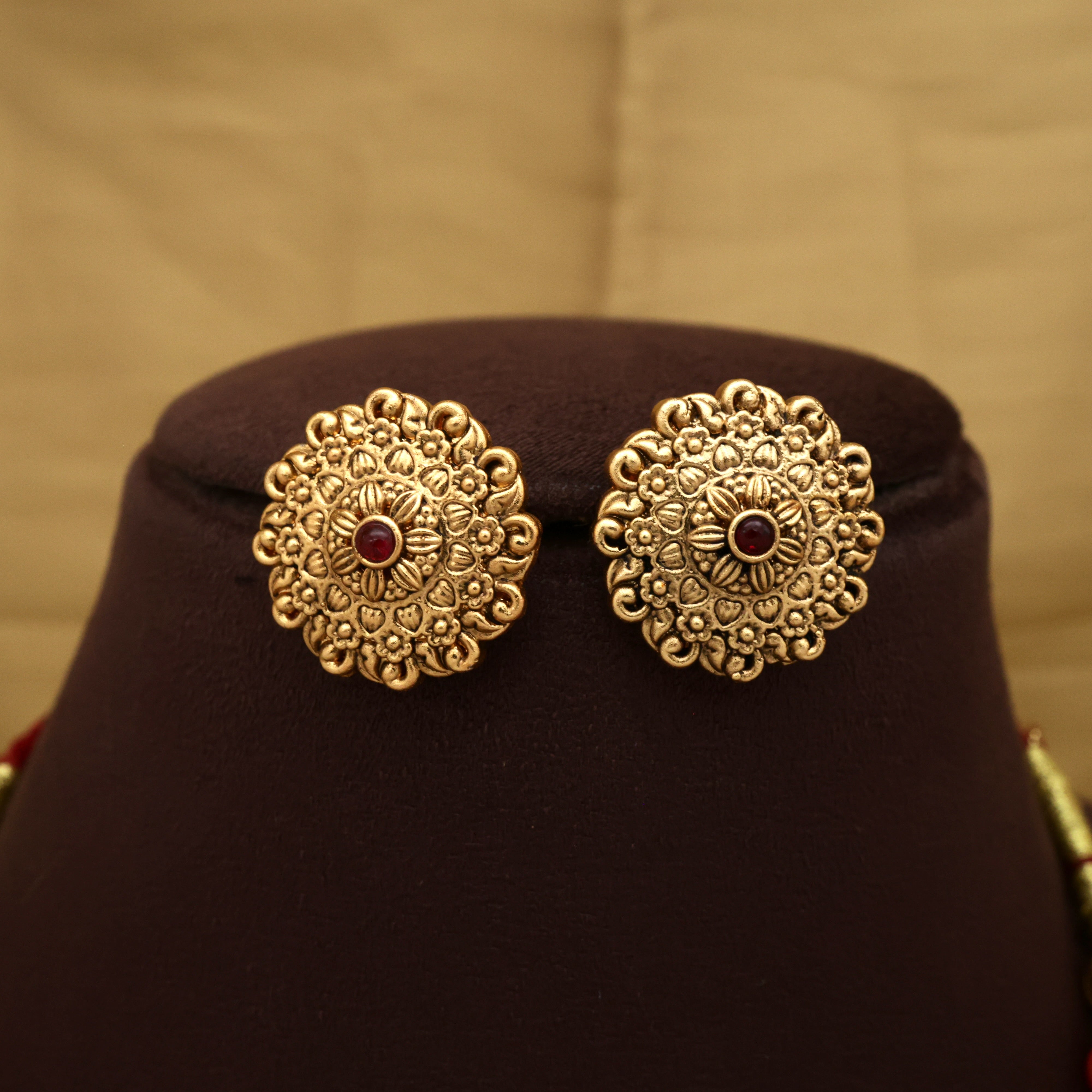 Gold Look Cow & Calf Maharashtrian Style Thushi Necklace Set