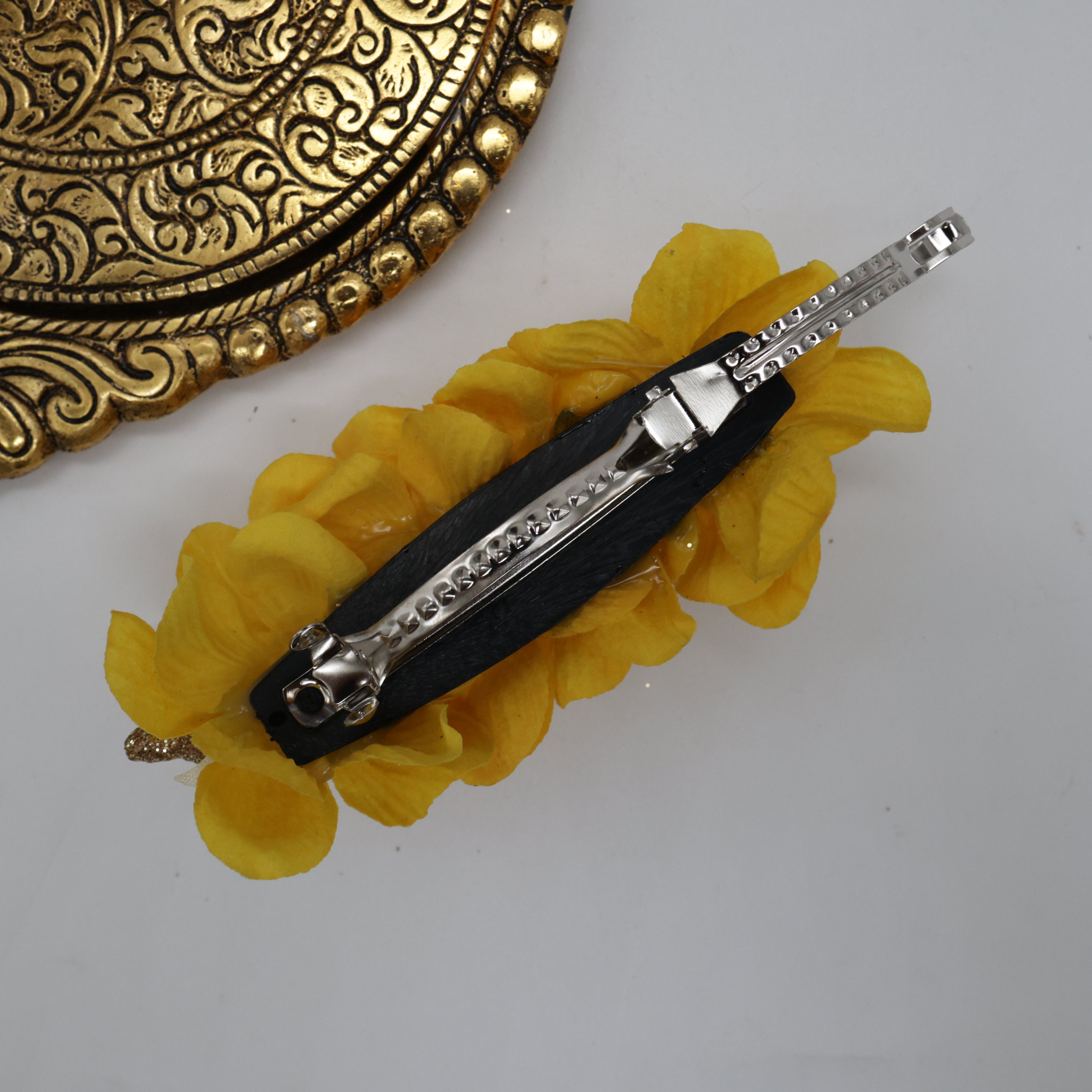 Fancy Rose Petals Pollens Flower Hair Clips For Women
