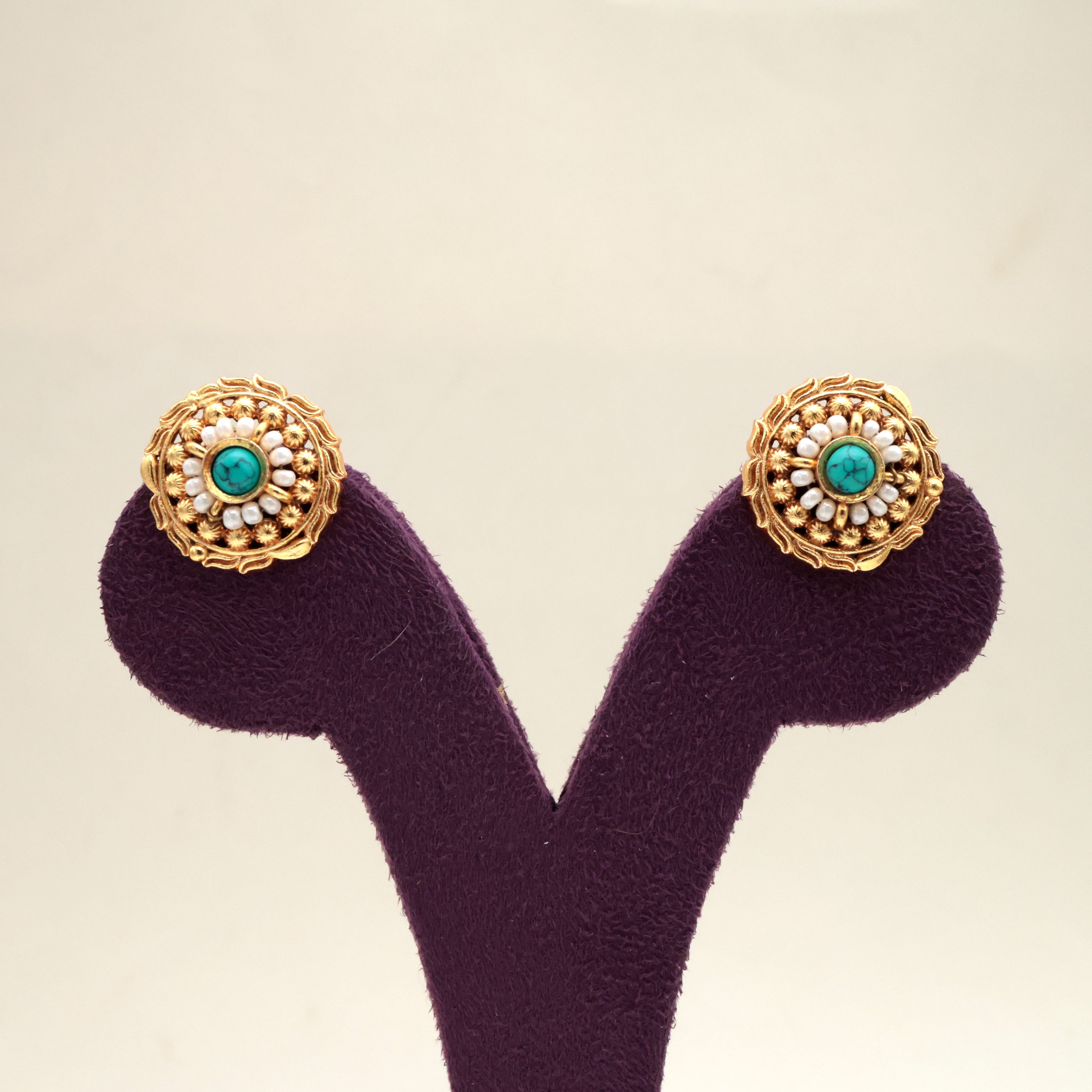 PREMIUM ANTIQUE SMALL THUSHI STUDS - TURQUOISE