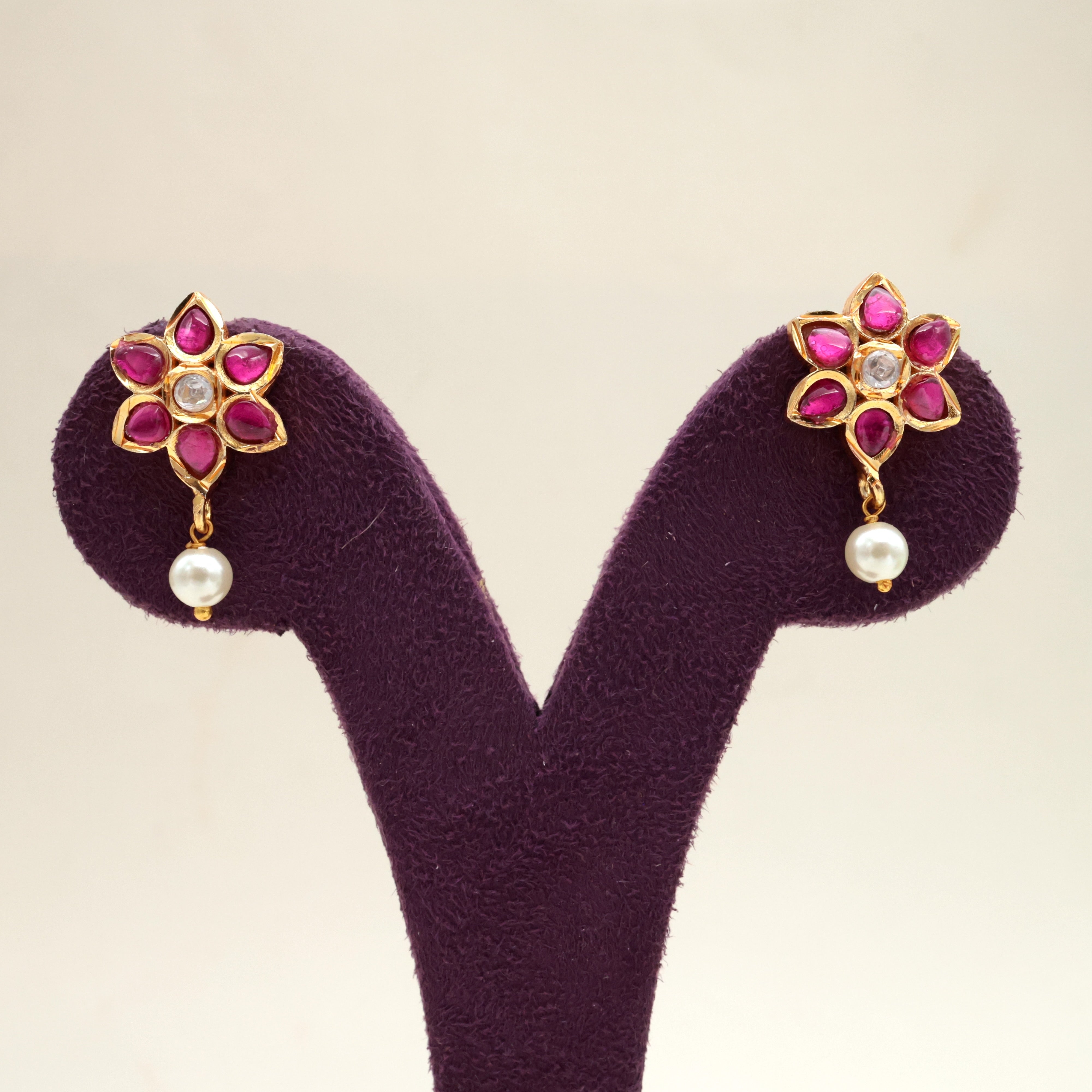 CUTE FLOWER PEARL DROP JADAU KUNDAN EARRINGS - RUBY & WHITE
