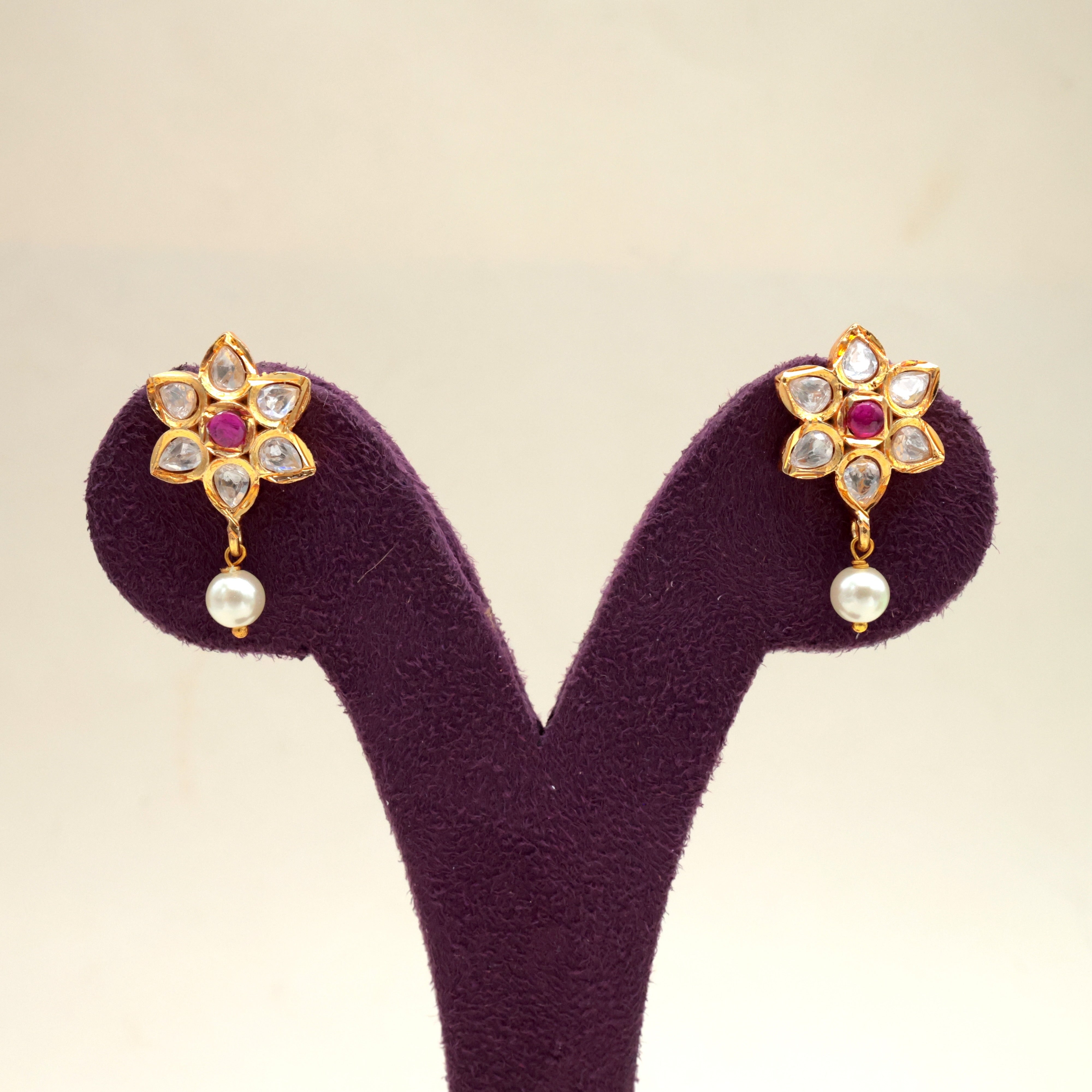 CUTE FLOWER PEARL DROP JADAU KUNDAN EARRINGS - WHITE & RUBY