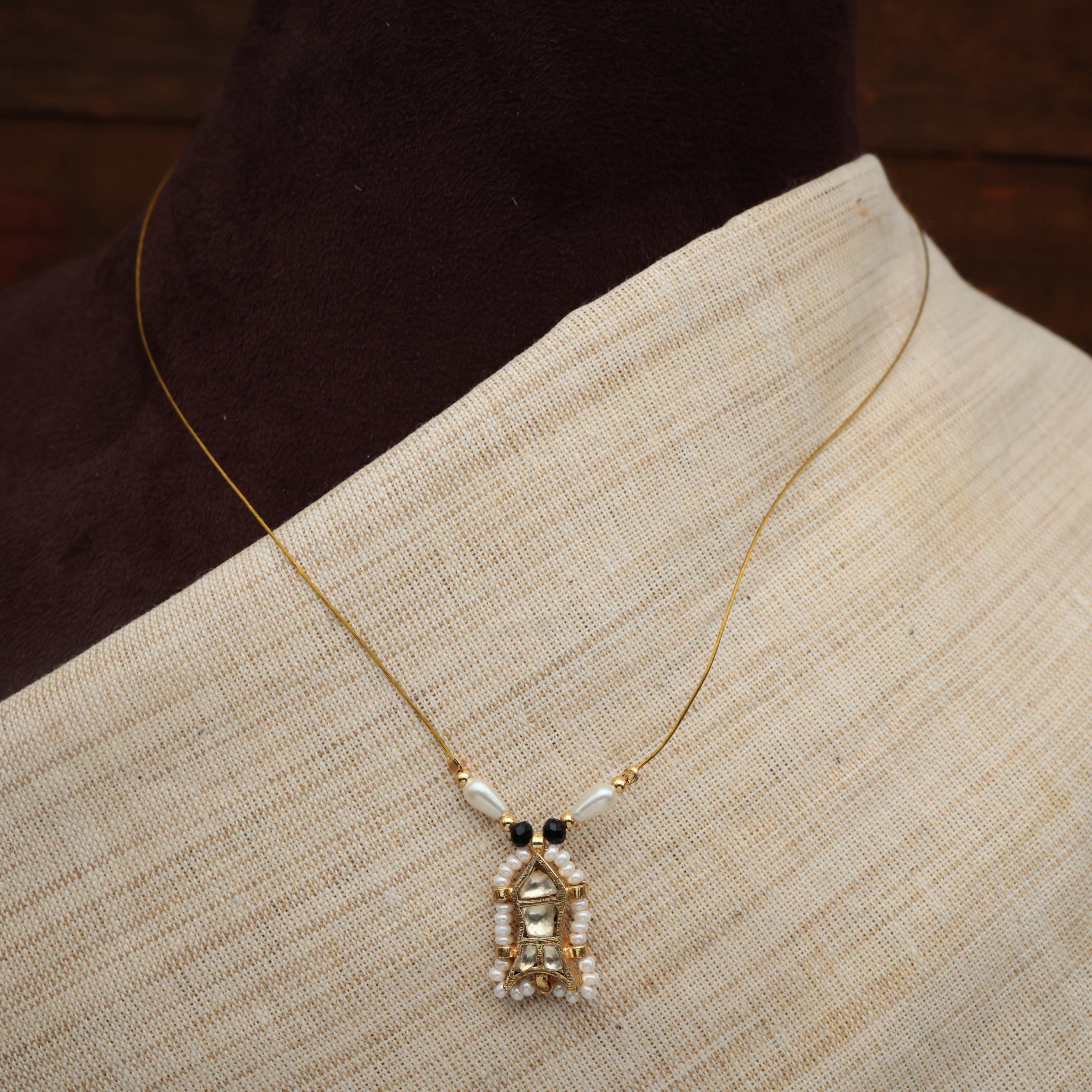 MACHLI - HANDMADE PREMIUM PACHI KUNDAN INVISIBLE NECKLACE