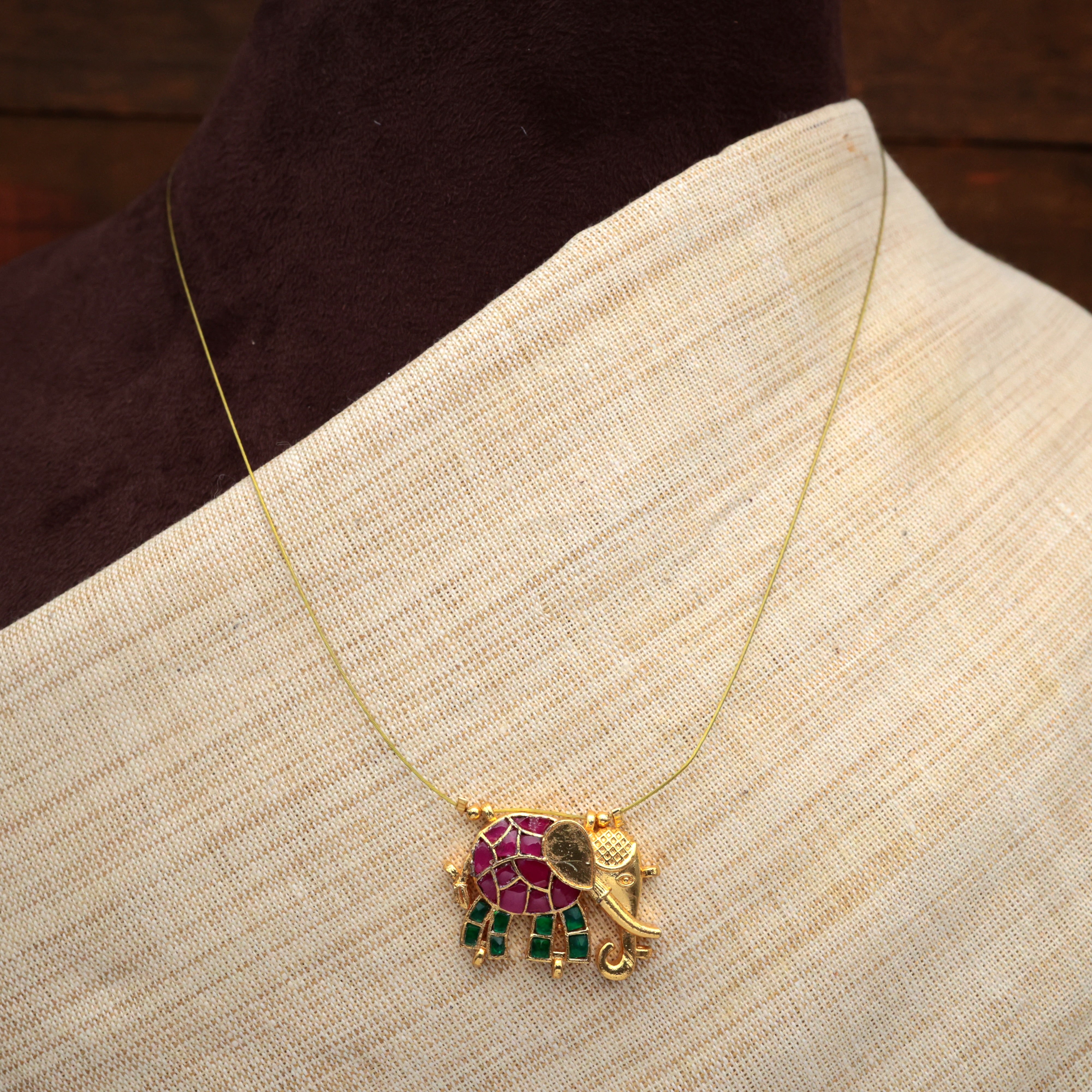 HAATHI - HANDMADE PREMIUM PACHI KUNDAN INVISIBLE NECKLACE