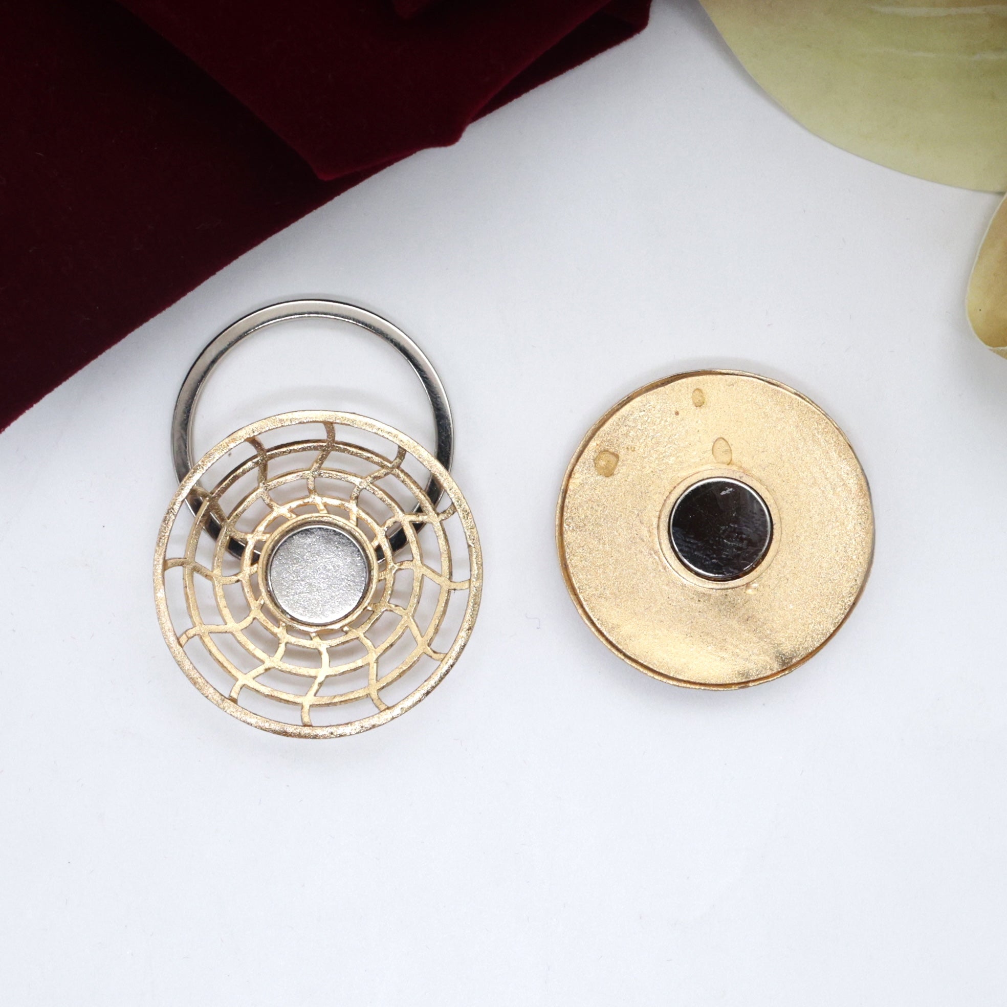 Gold Look Zodiac Signs Magnetic Brooch