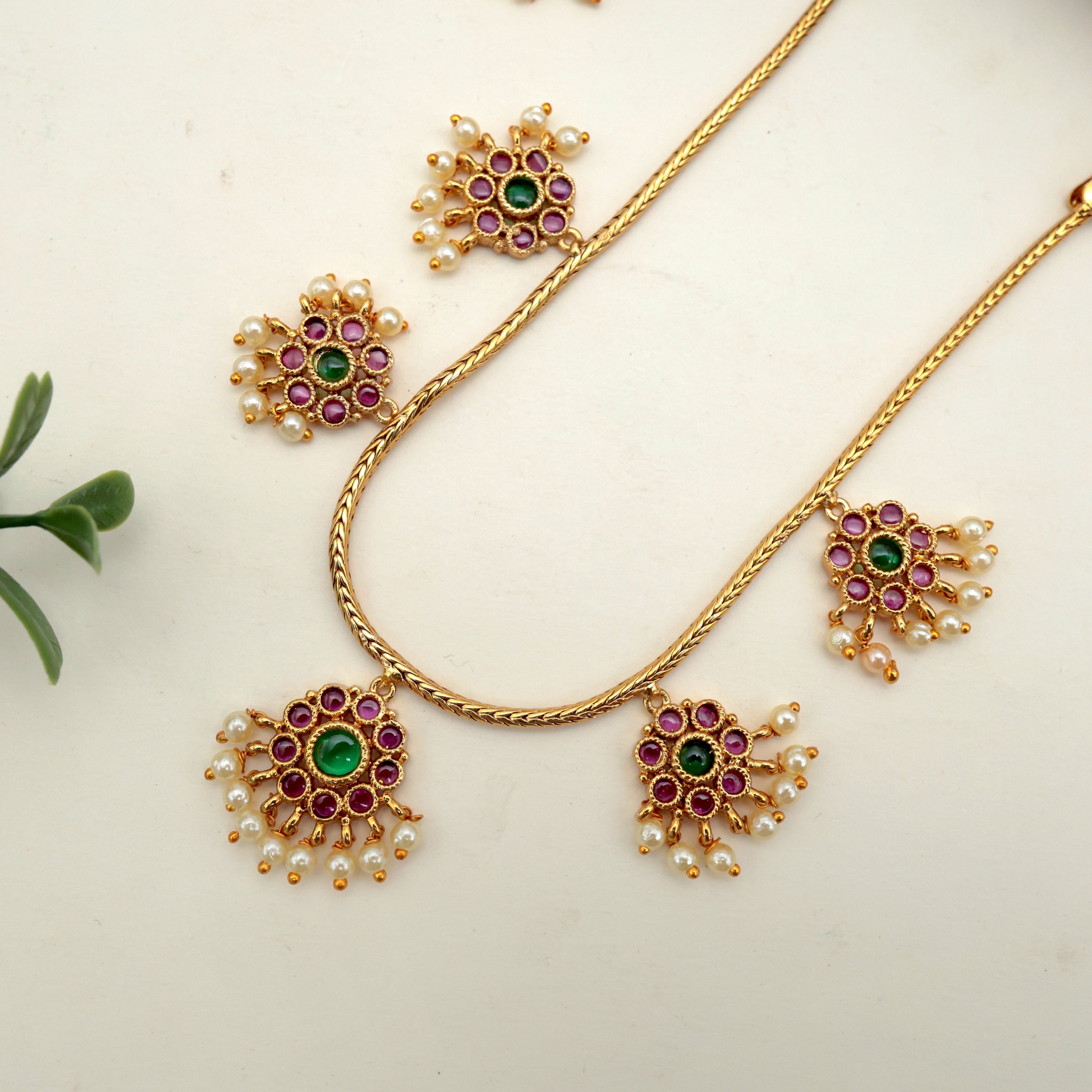 Lightweight 5 Kemp Flower Necklace Set