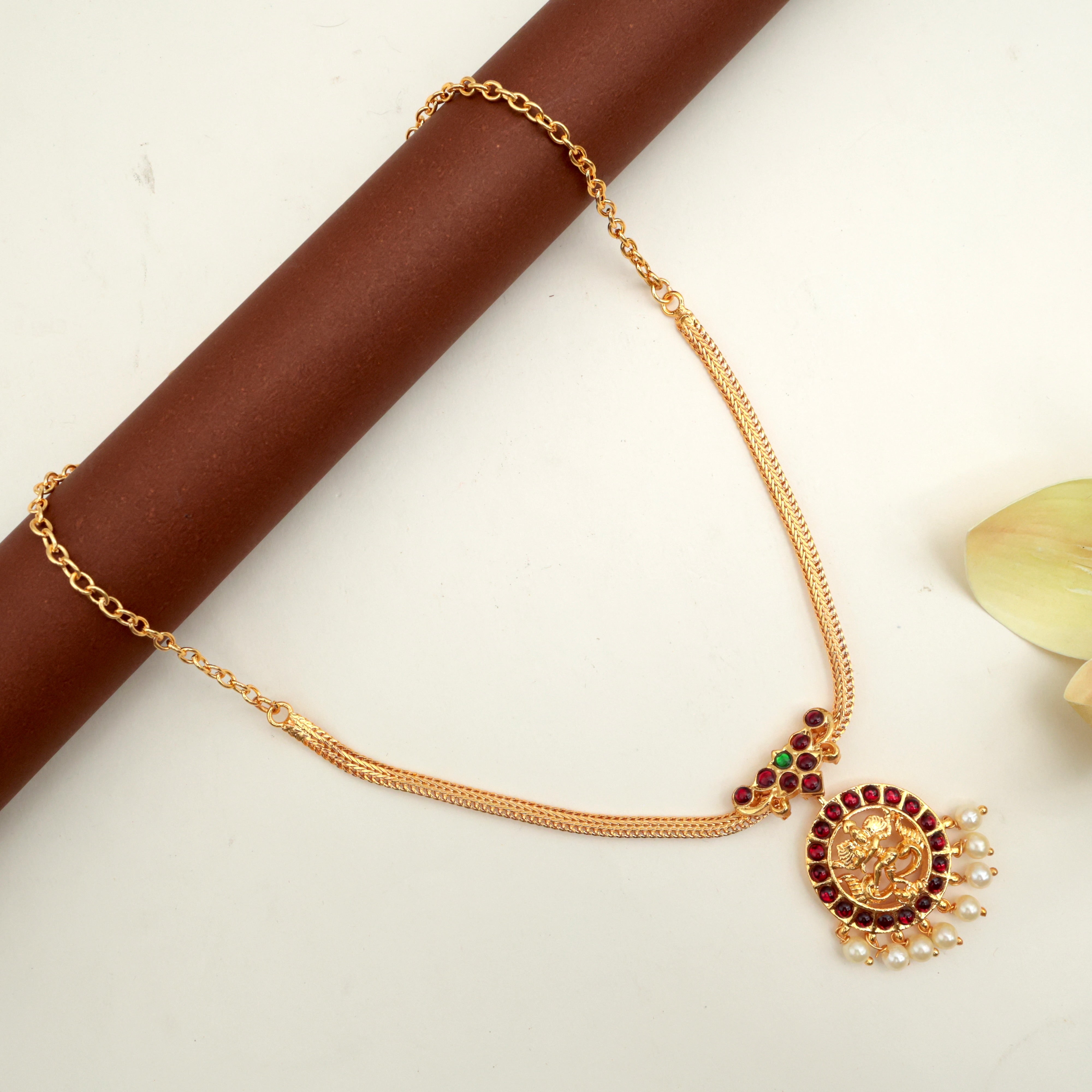 Gold Tone Traditional Kemp Nataraja Pendant Attigai Necklace