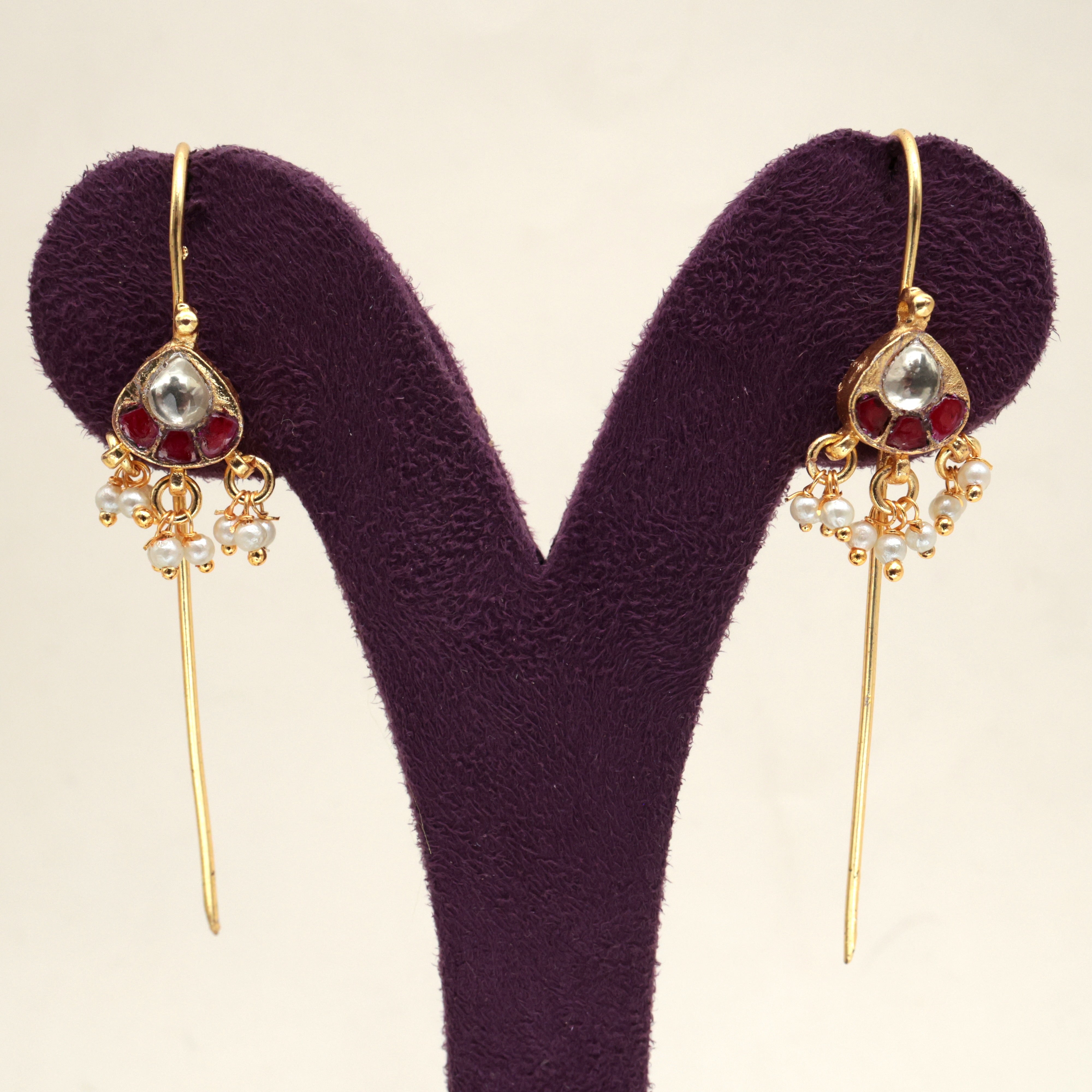 PREMIUM PACHI KUNDAN CHAAND TILAK NEEDLE EARCUFF EARRINGS - RUBY & WHITE