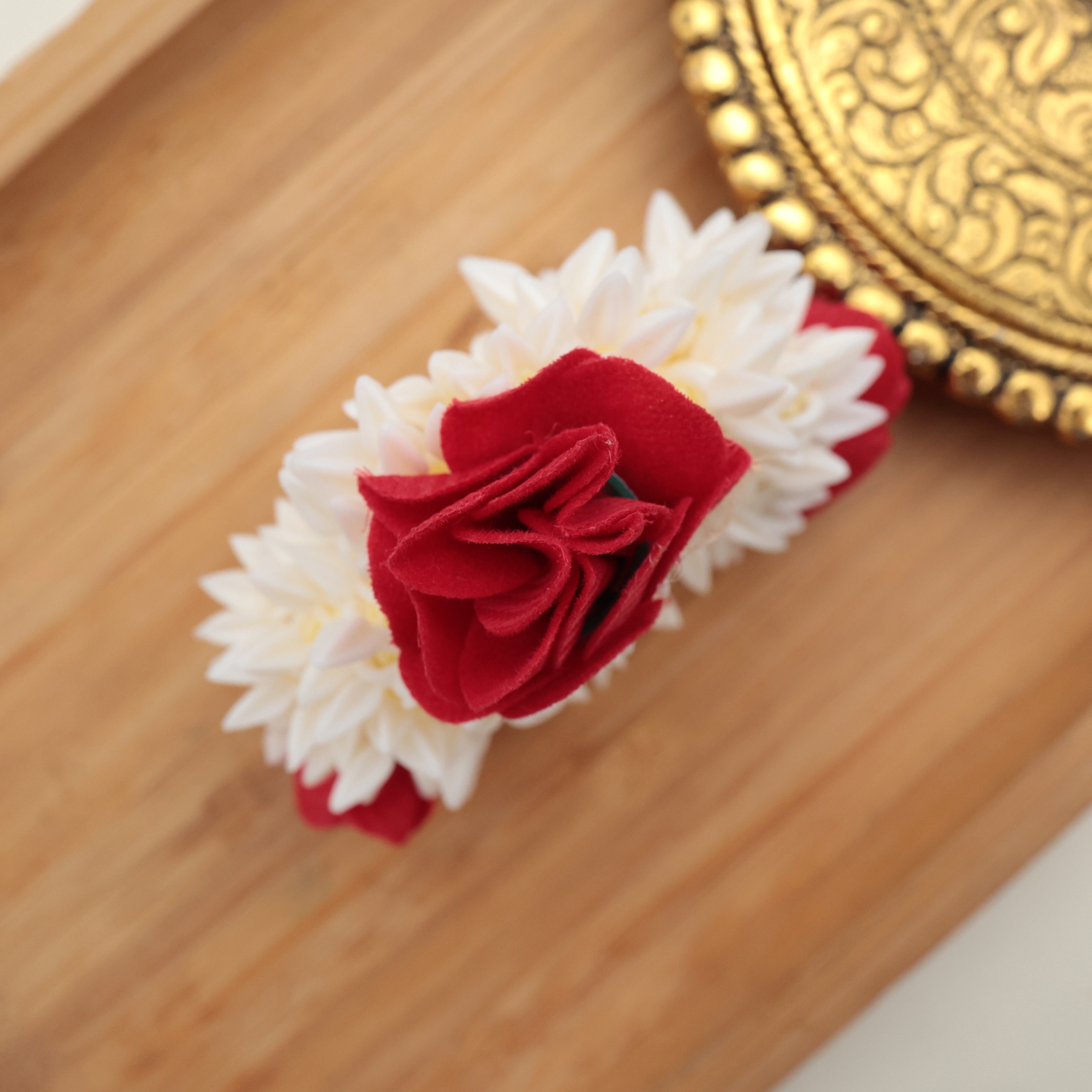 SCENTED JASMINE/MOGRA HAIR BANDS WITH 3 ROSES - SMALL SIZE