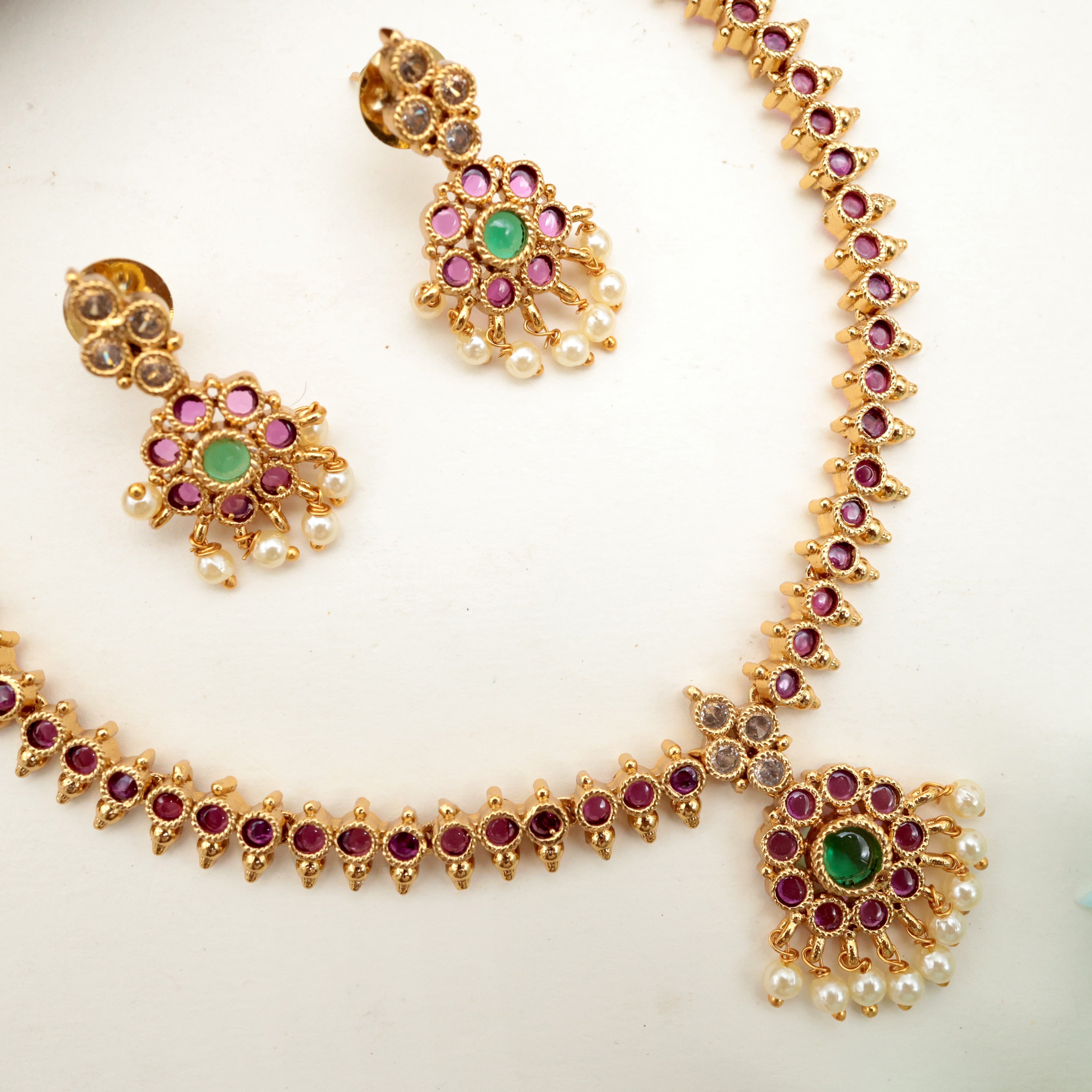 AD Kemp Flower Attigai Necklace Set