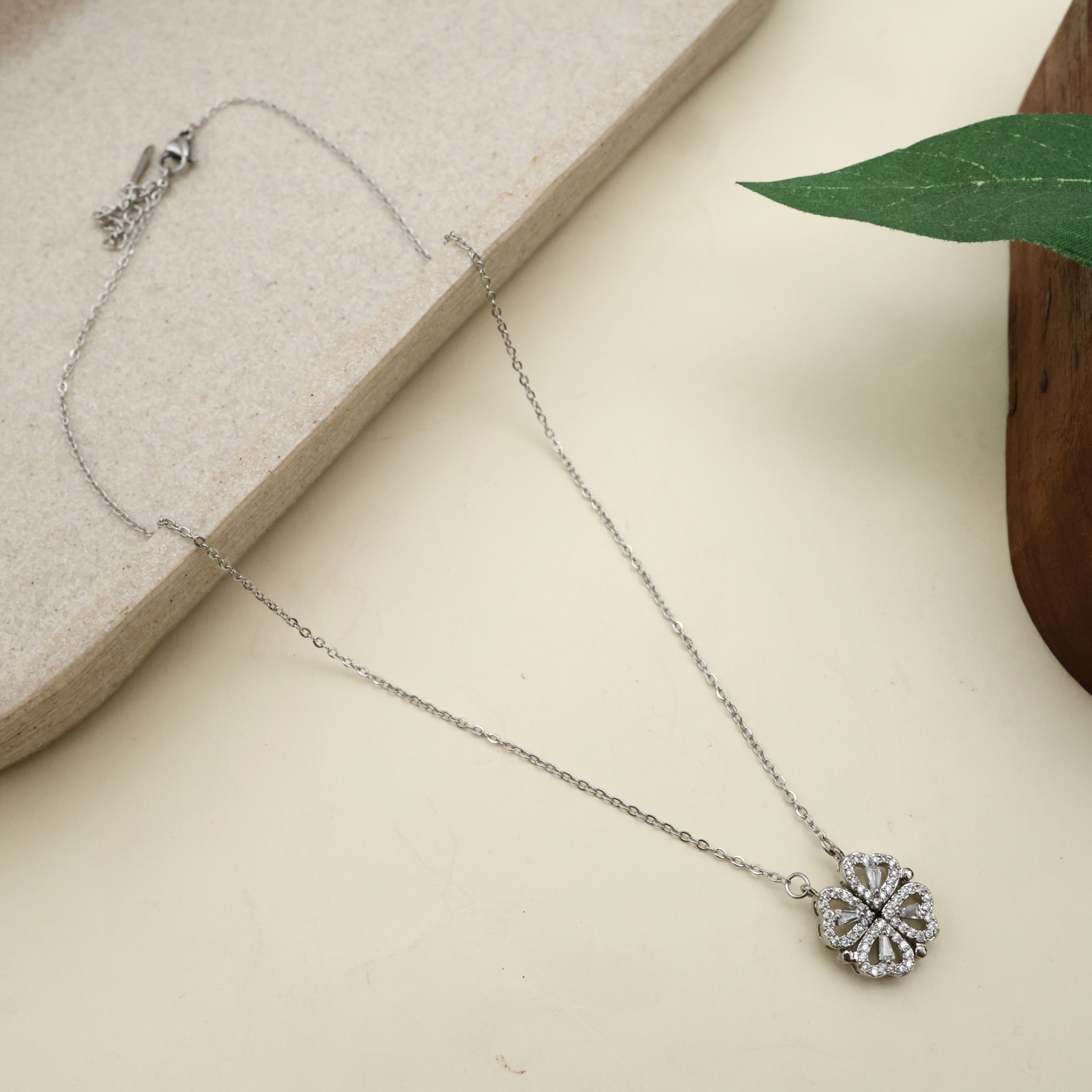 SILVER TONE ANTI TARNISH SHORT CHAIN - TWO IN ONE MAGNETIC 4 HEART STONE FLOWER