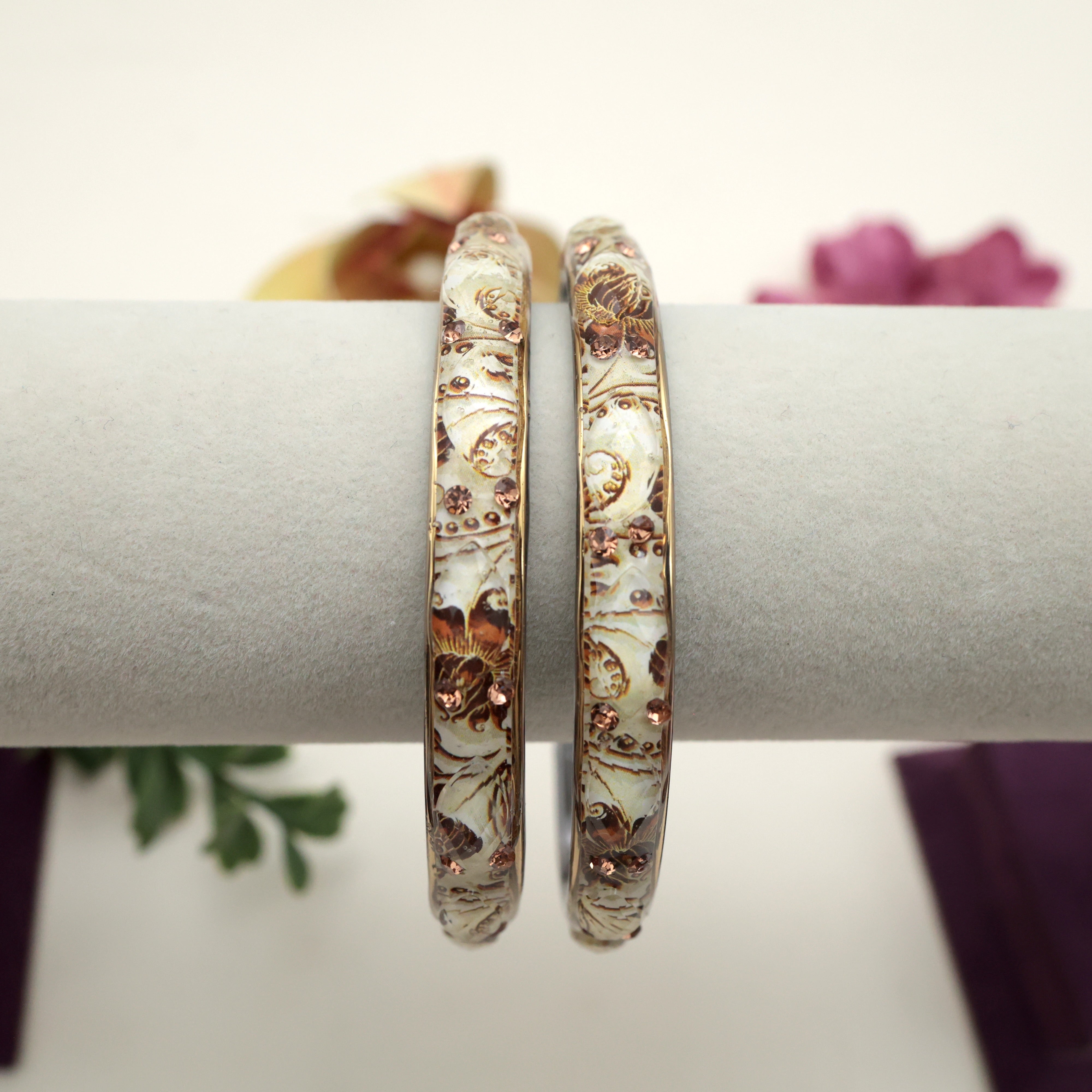 UNIQUE THICK CREAM COFFEE DESIGNER GLASS BANGLES