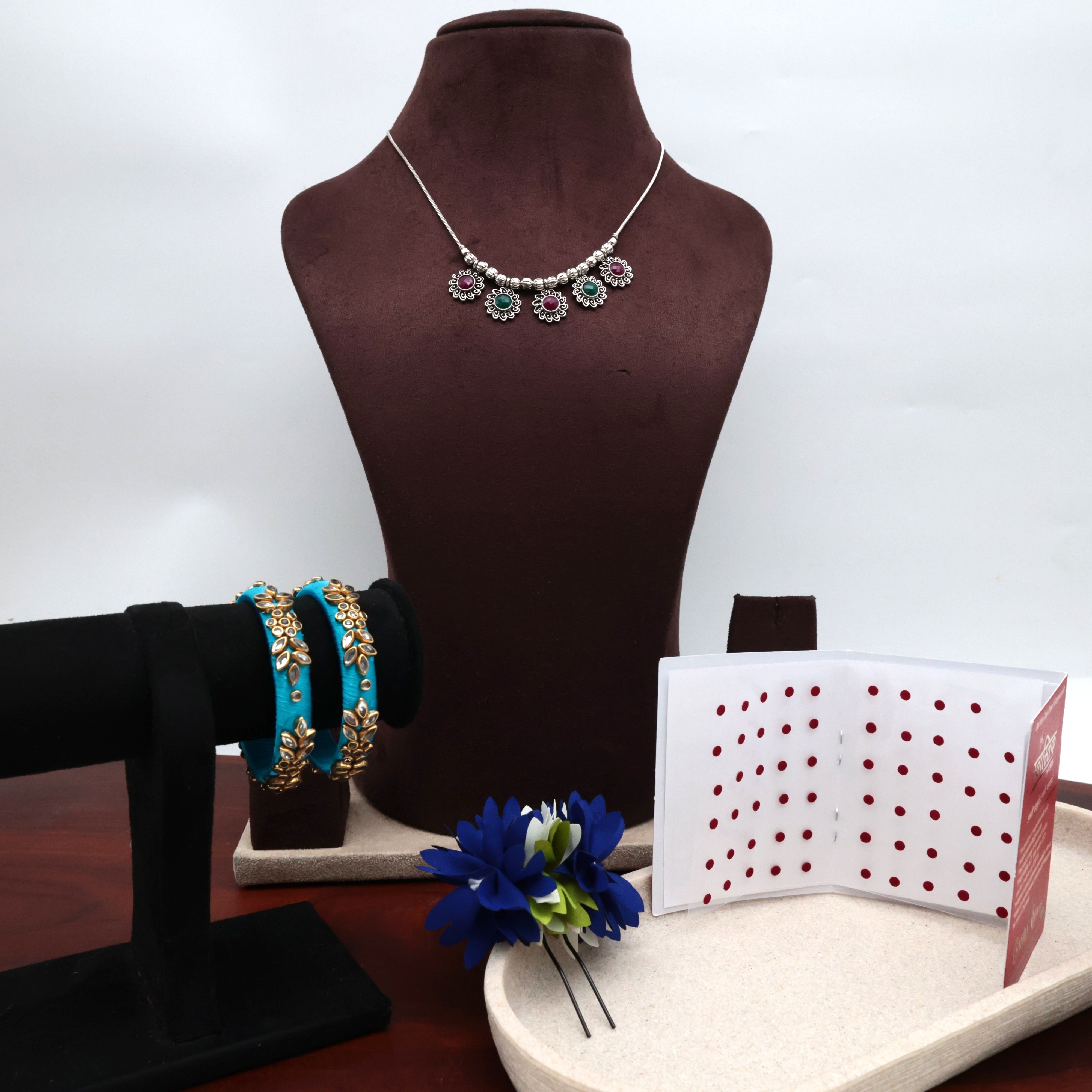 Beautiful & Useful Ladies Puja/Function Return Gift Combo (Assorted Colours)