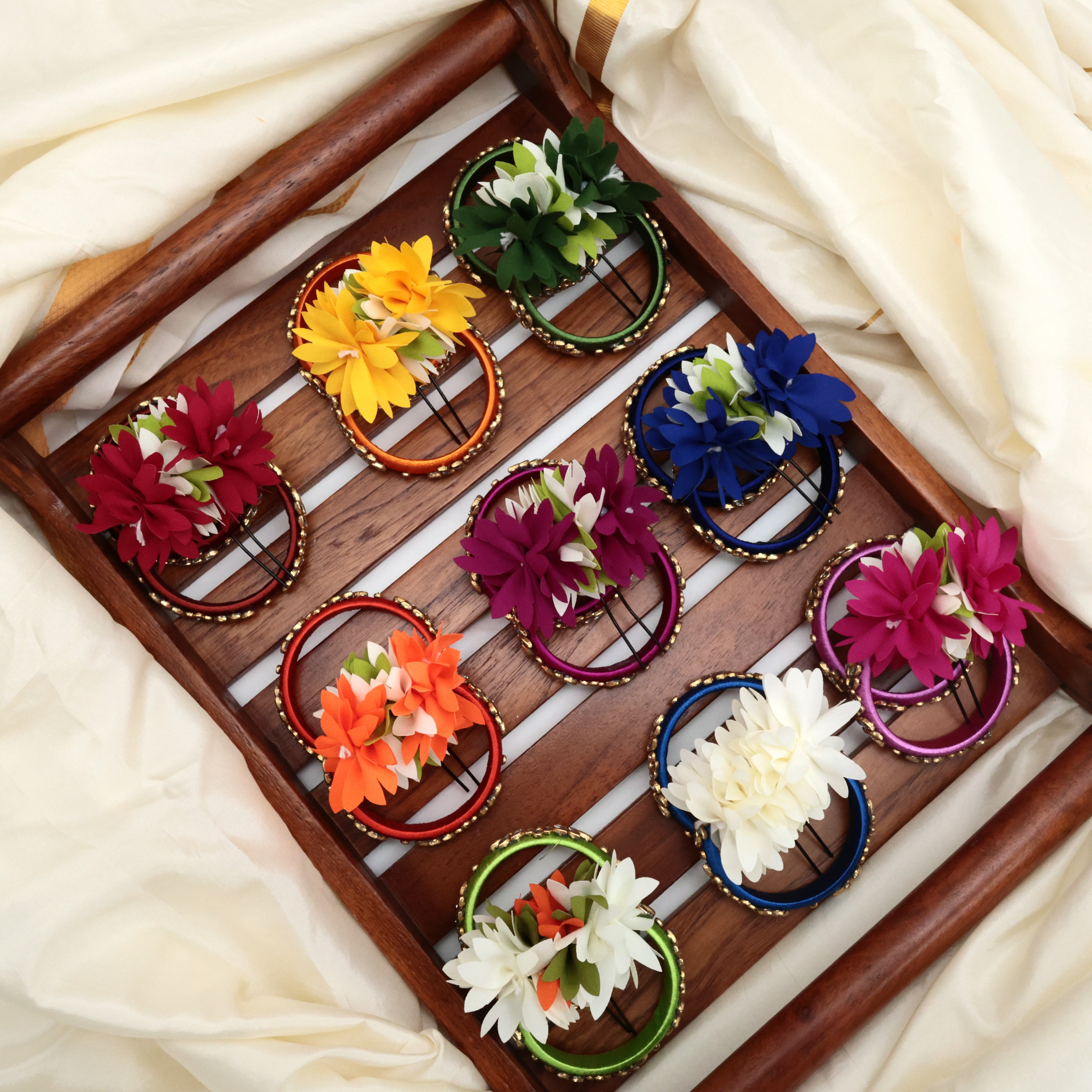 Beautiful & Useful Ladies Puja/Function Return Gift Combo (Assorted Colours)