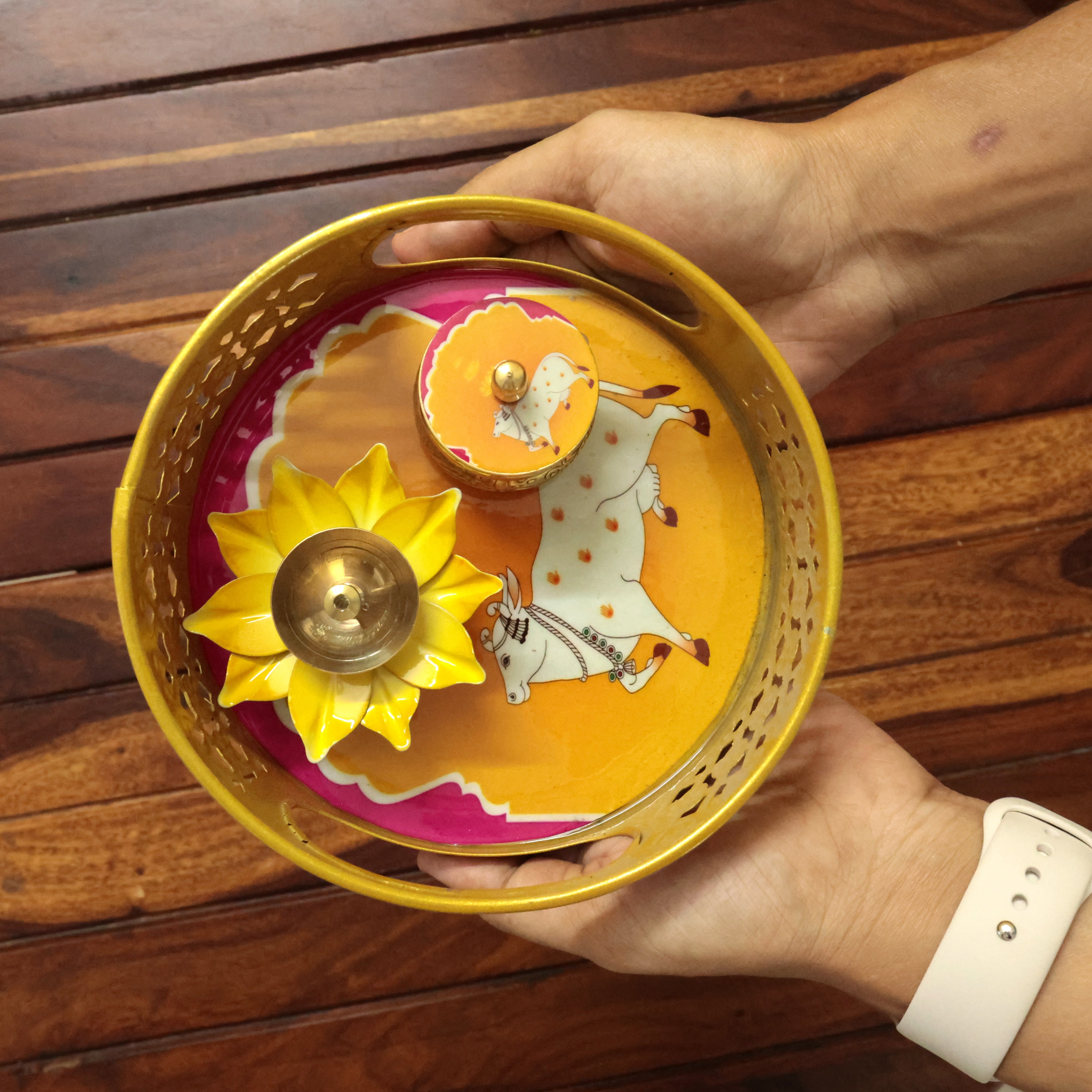 Metal Jhali Work Pichwai Tray Return Gift Combo - Pichwai Tray, Diya, Kumkum Box Combo (Assorted)