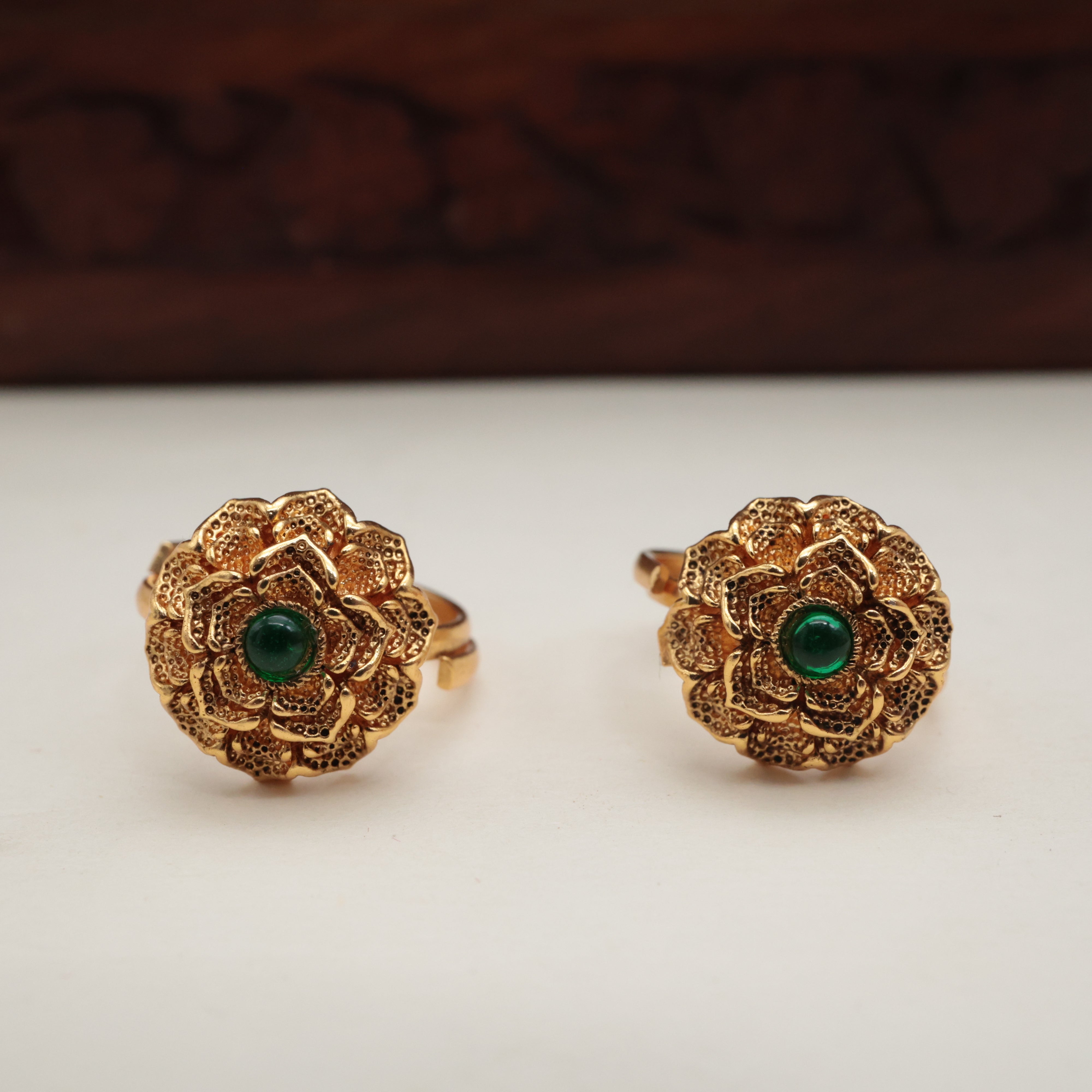 GOLD LOOK PREMIUM FLOWER TOE RINGS FOR WOMEN - TRN003