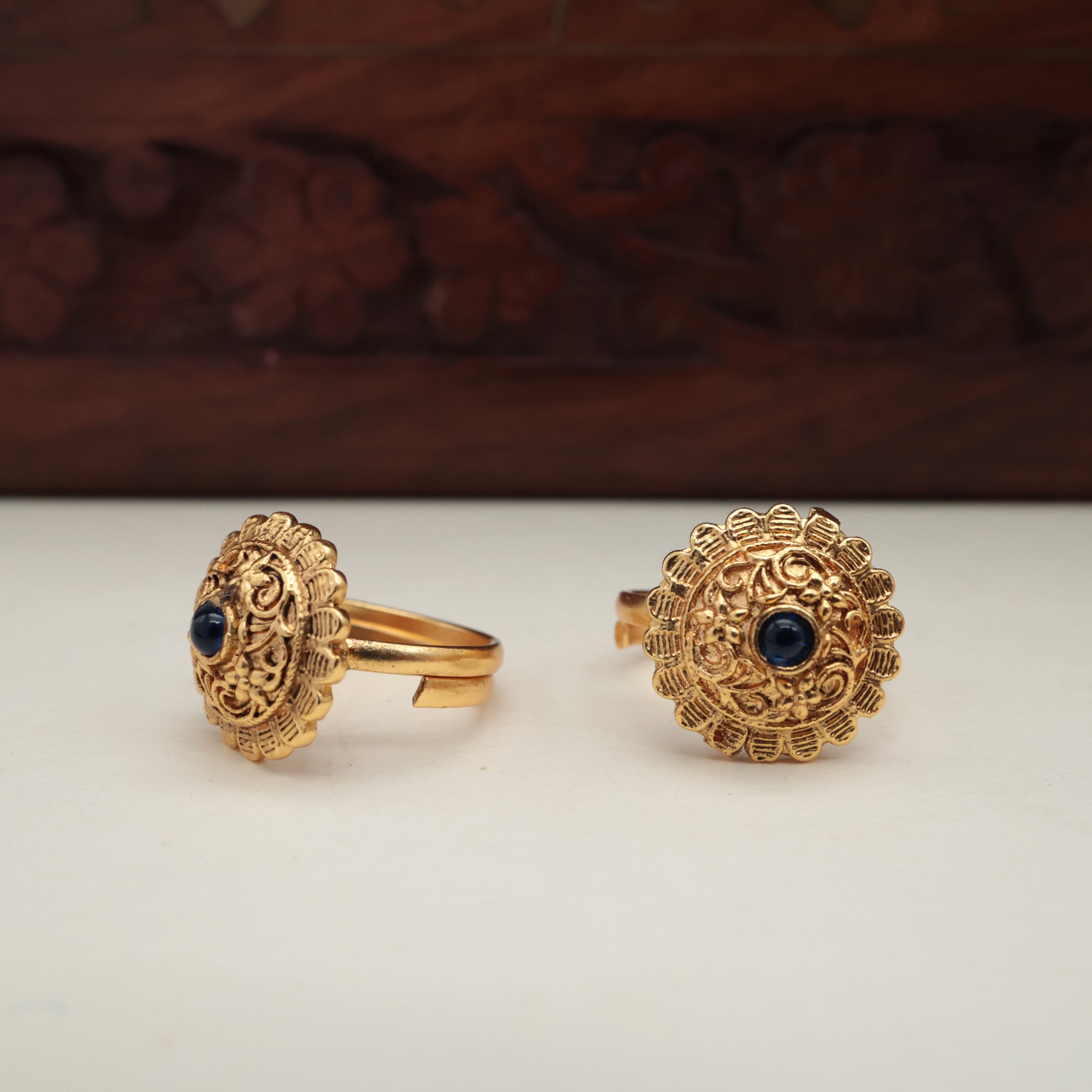 GOLD LOOK PREMIUM FLOWER TOE RINGS FOR WOMEN - TRN004