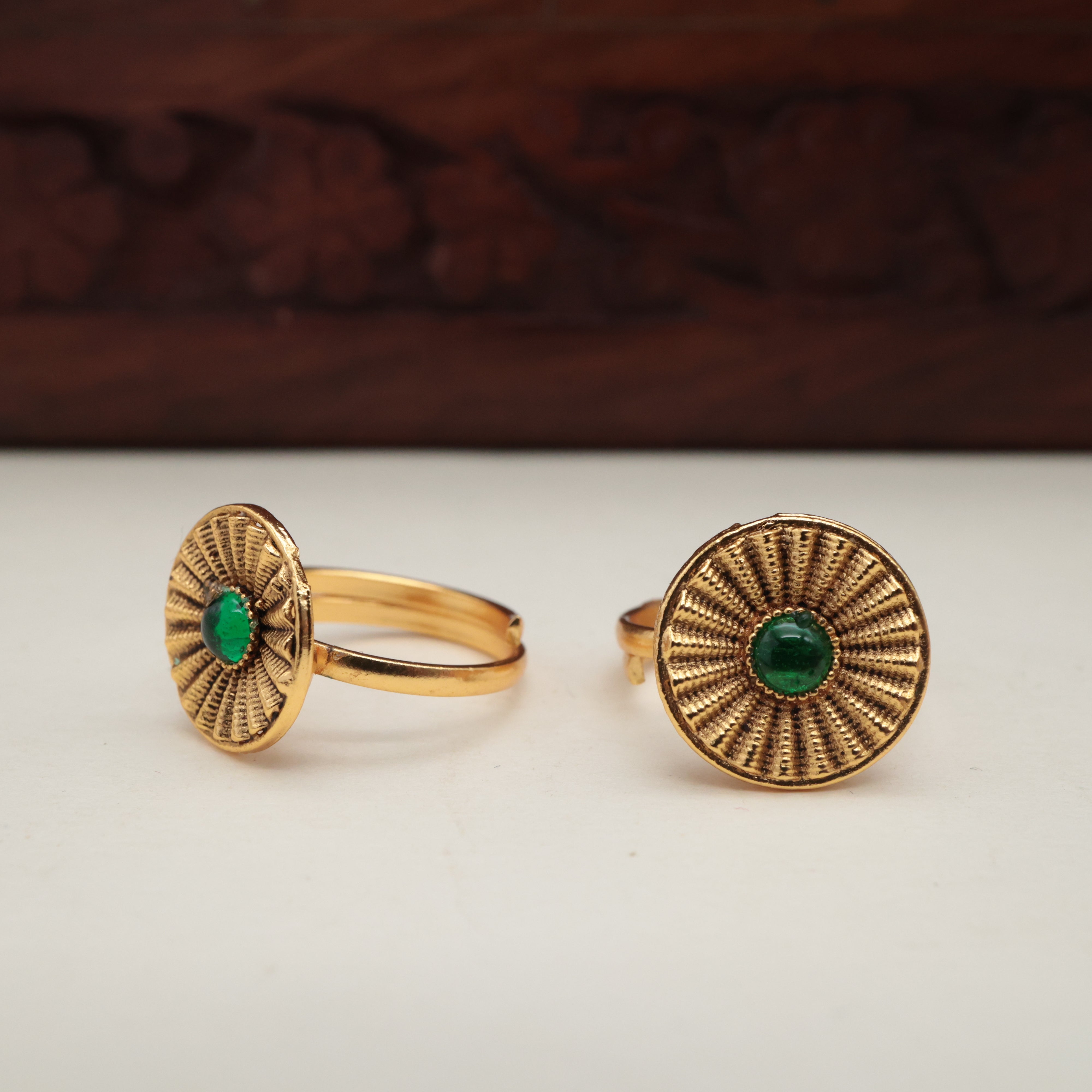 GOLD LOOK PREMIUM FLOWER TOE RINGS FOR WOMEN - TRN006