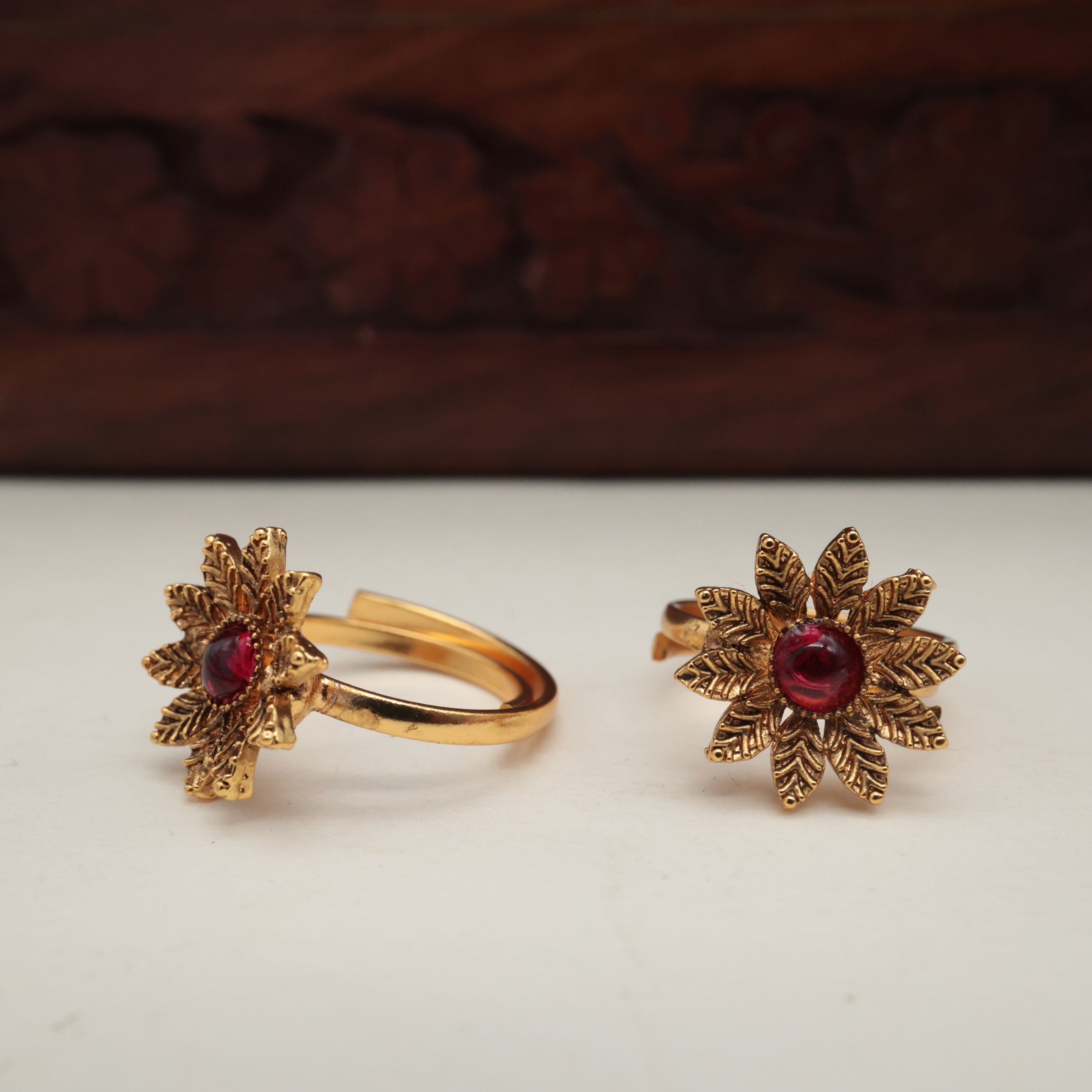 GOLD LOOK PREMIUM FLOWER TOE RINGS FOR WOMEN - TRN007