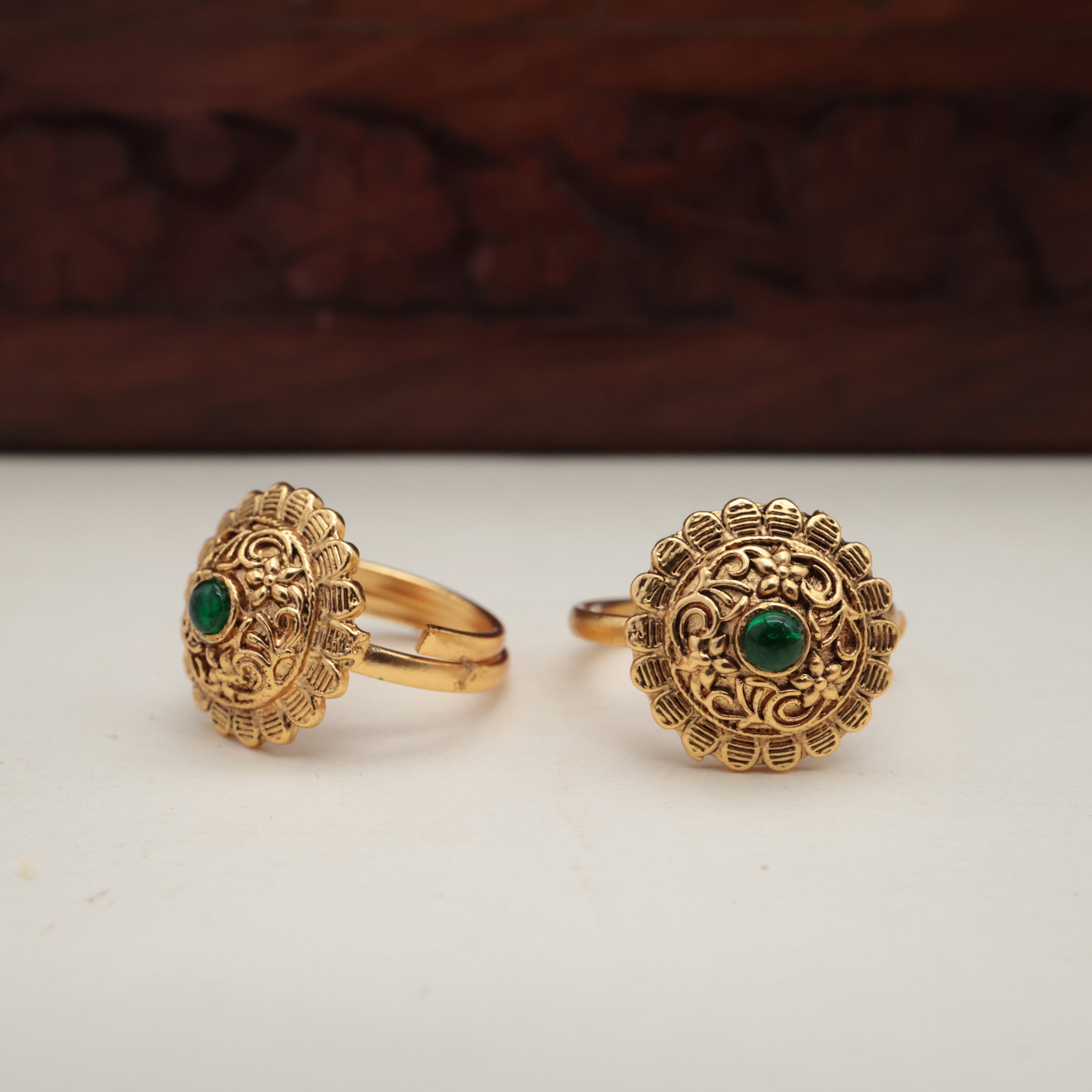 GOLD LOOK PREMIUM FLOWER TOE RINGS FOR WOMEN - TRN010