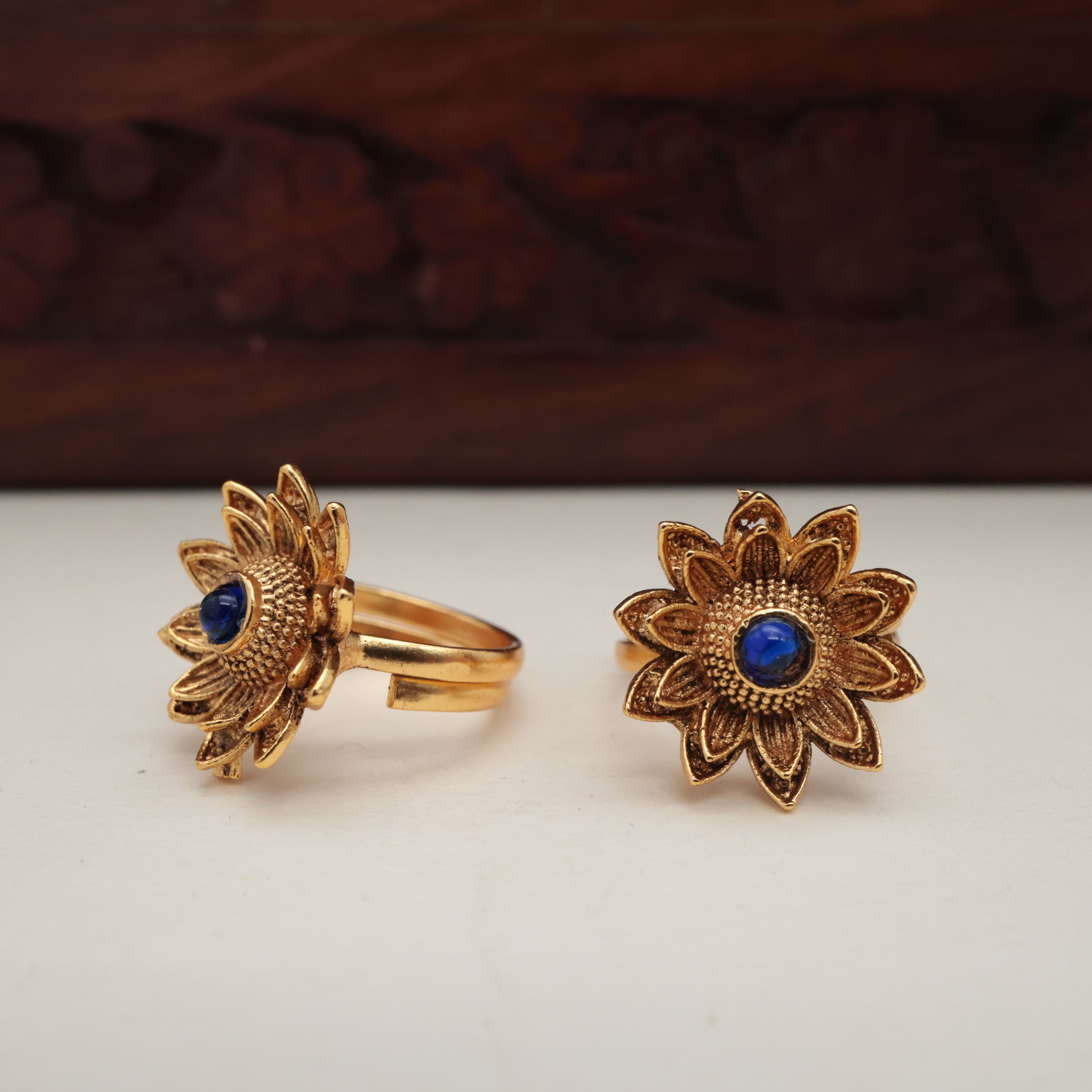 GOLD LOOK PREMIUM FLOWER TOE RINGS FOR WOMEN - TRN013