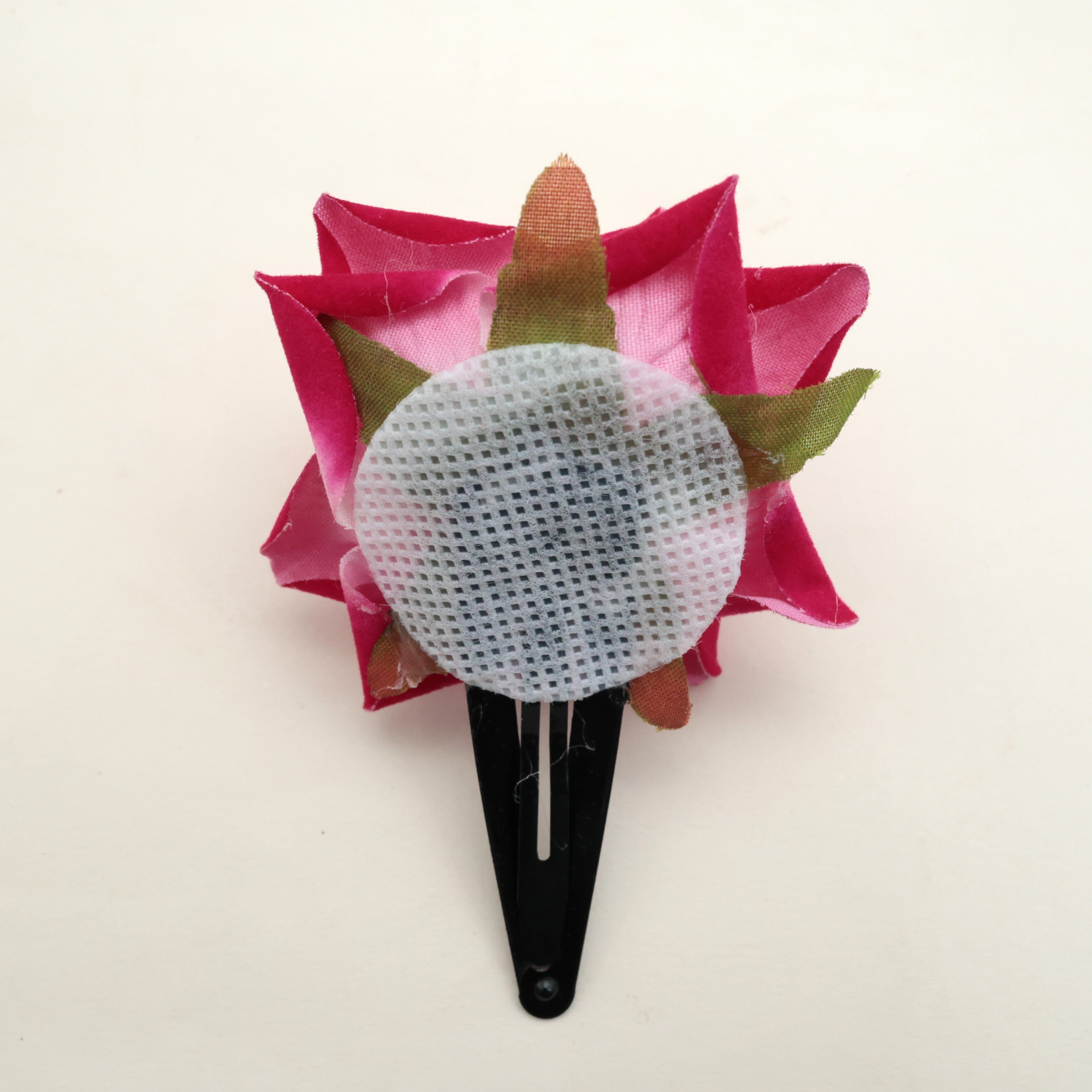 Pack of 4 Real Look Rose Tic Tac Clips (Rose Sorbet)