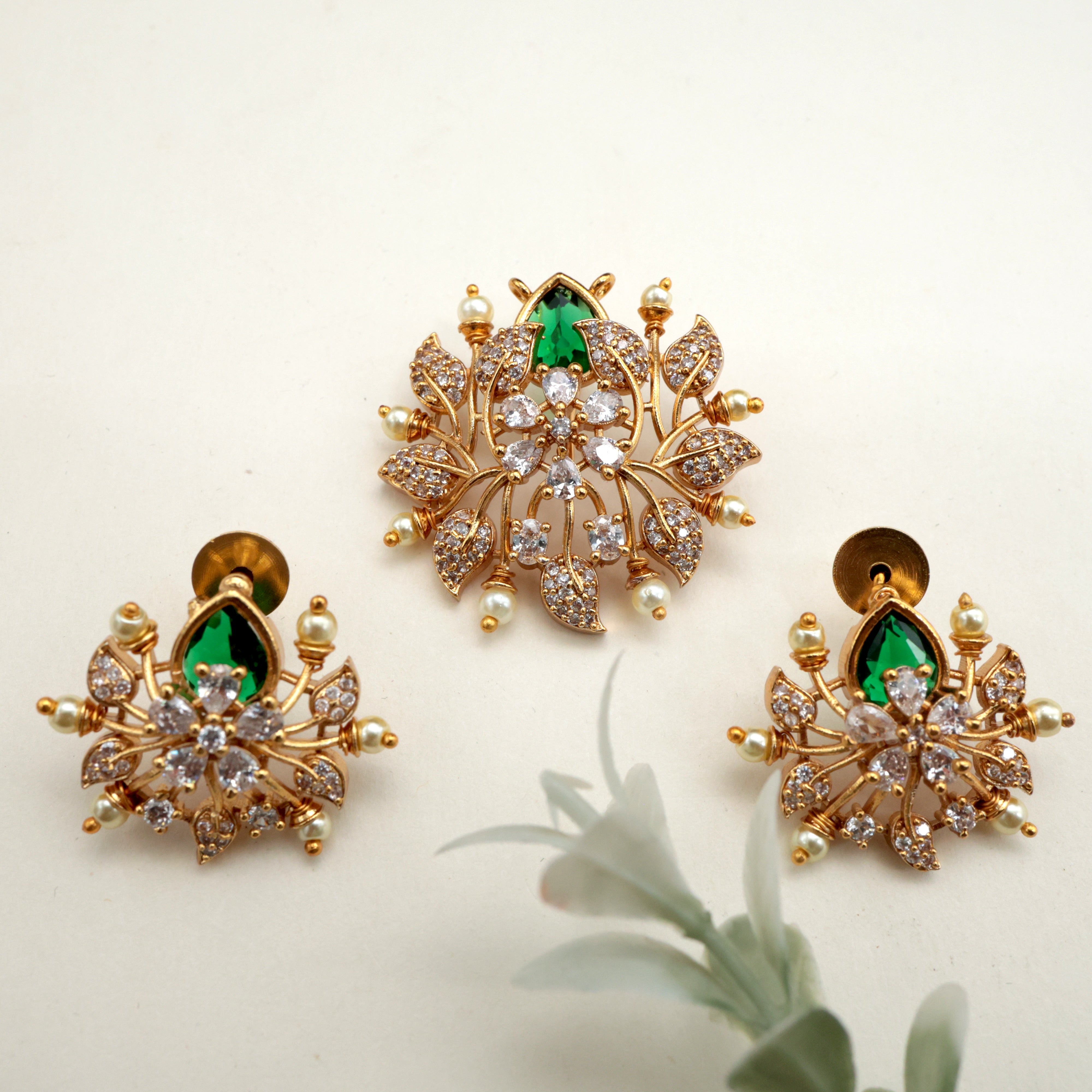 Diamond Look AD Emerald Flower Pendant Set