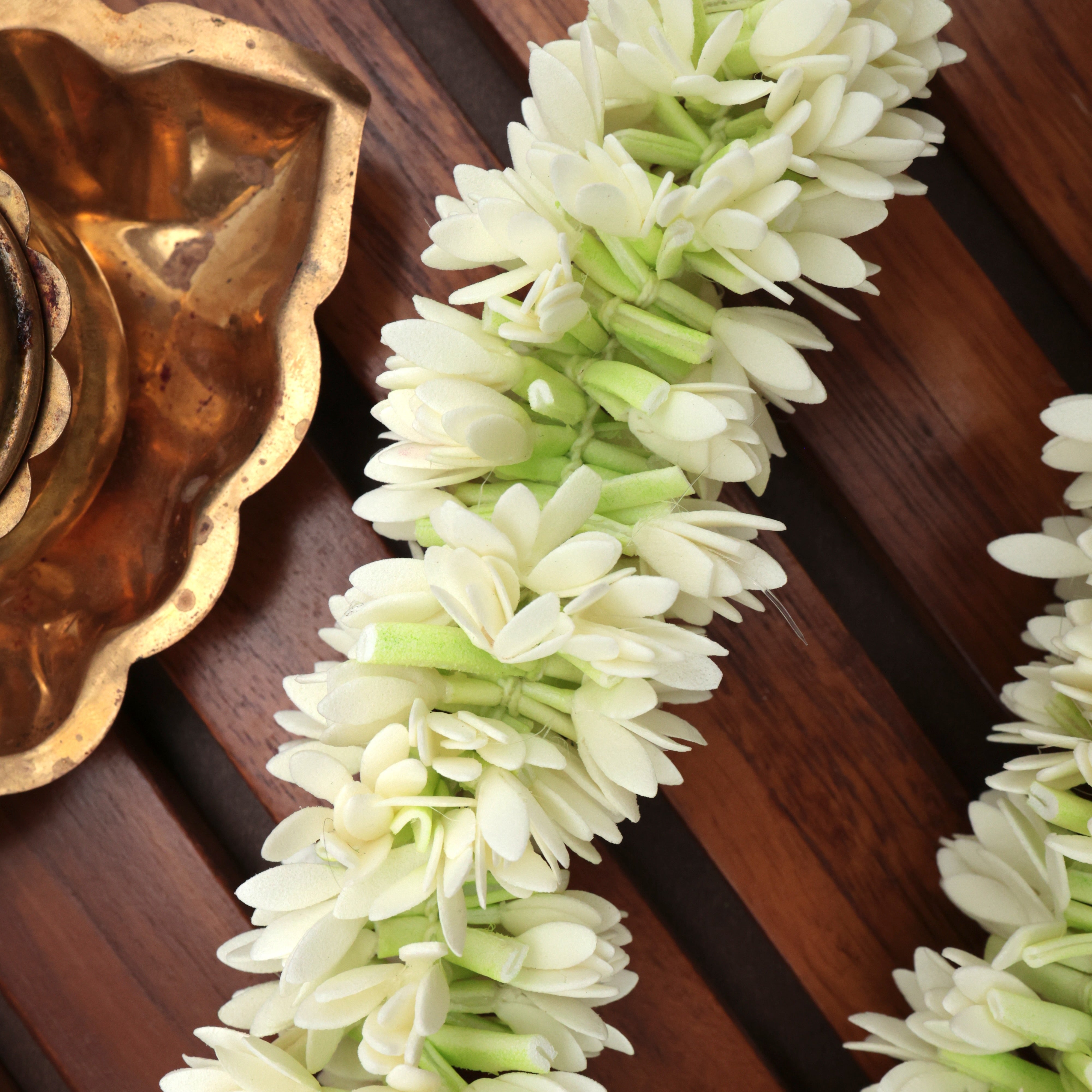 MADE TO ORDER (25-30 DAYS) VERY REAL LOOK HANDMADE FOAM BLOOMED MULLA POO STRING - 16 INCHES