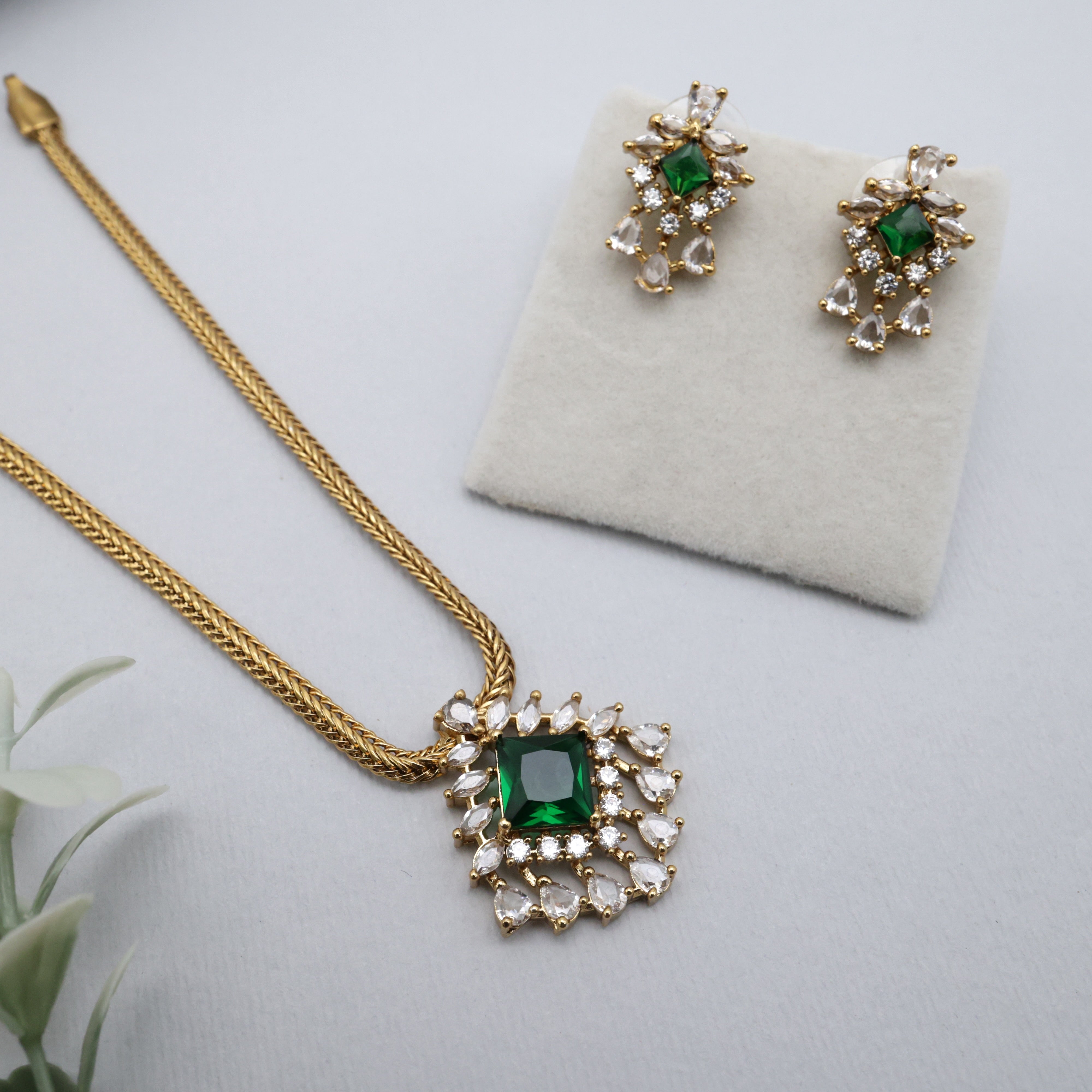 Diamond Look Stone Kids Friendly Necklace Set