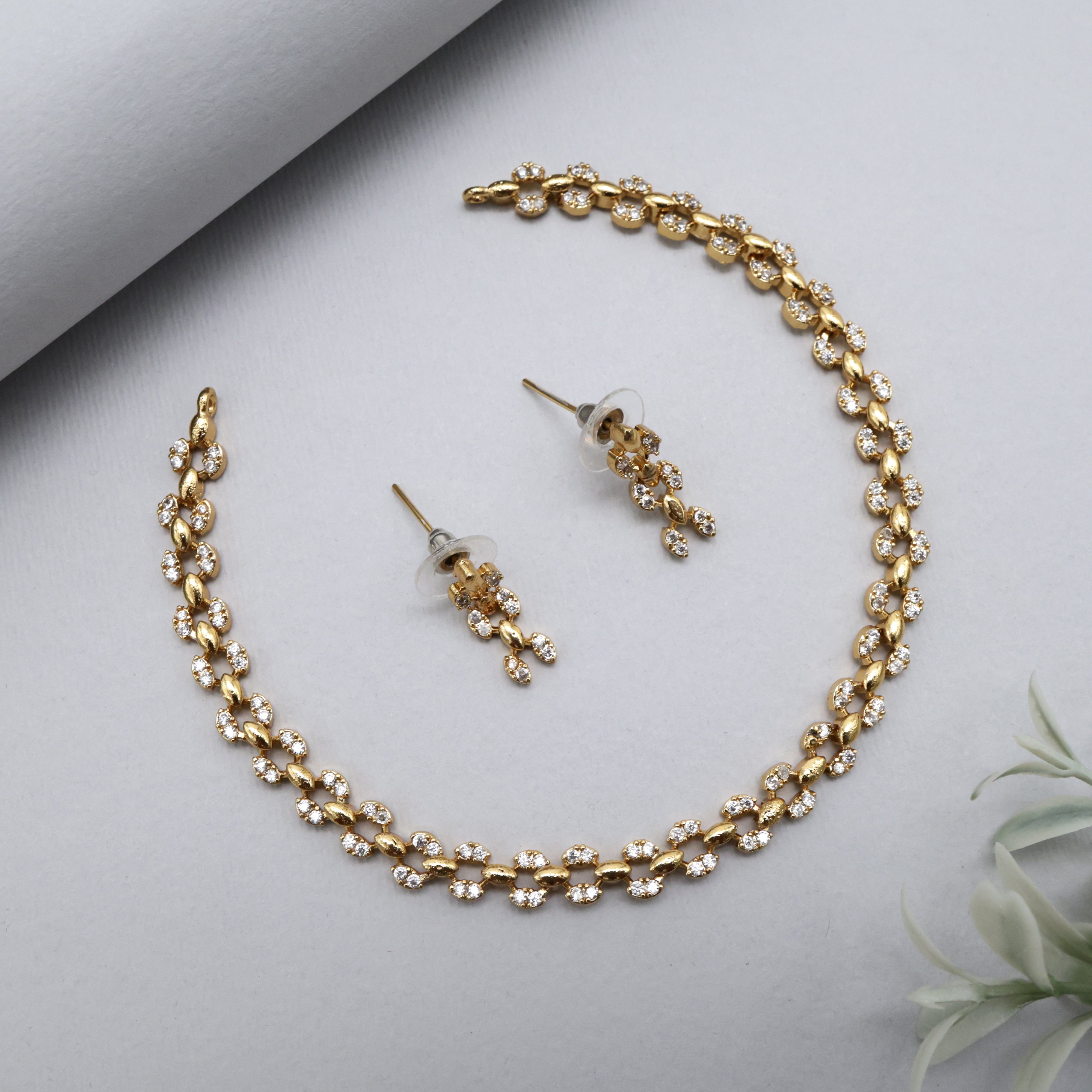 Antique Gold Tone AD Chain Loop Design Necklace Set