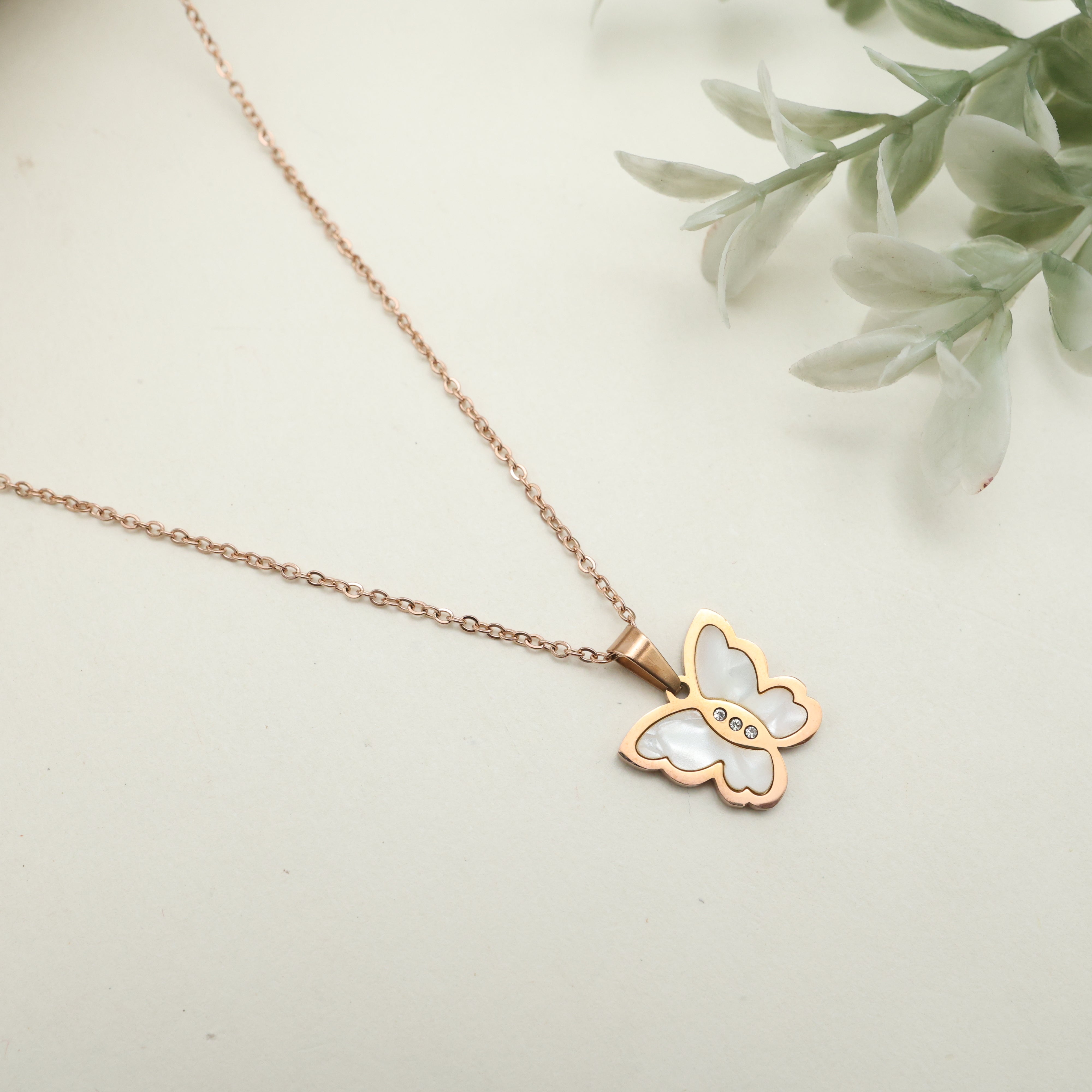 ROSE GOLD TONE ANTI TARNISH SHORT CHAIN - WHITE BUTTERFLY