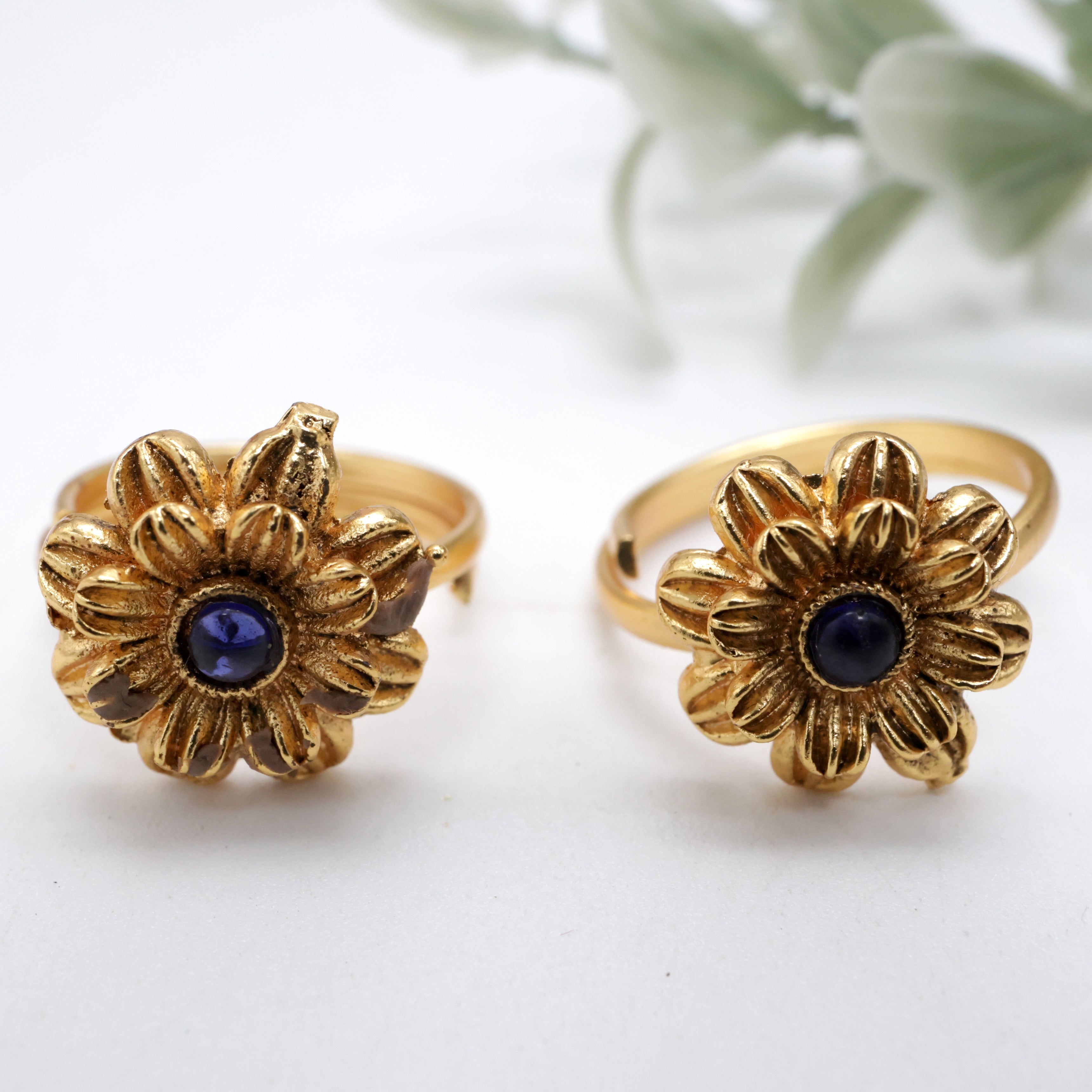 Antique Gold Double Layer Flower Adjustable Toe rings - Blue