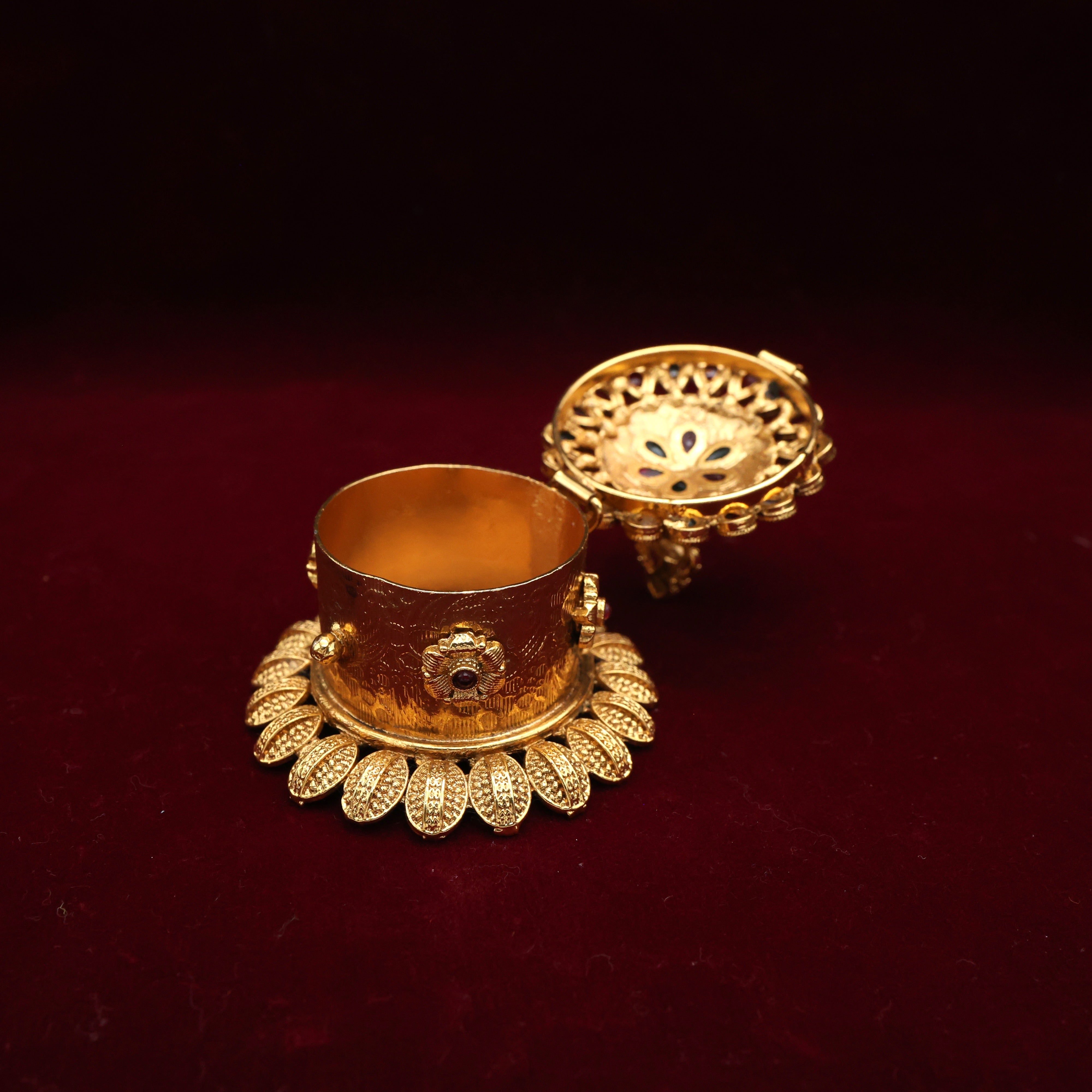 ANTIQUE GOLD SMALL LAKSHMI KEMP KUMKUM BOX - SINDOOR DABBI