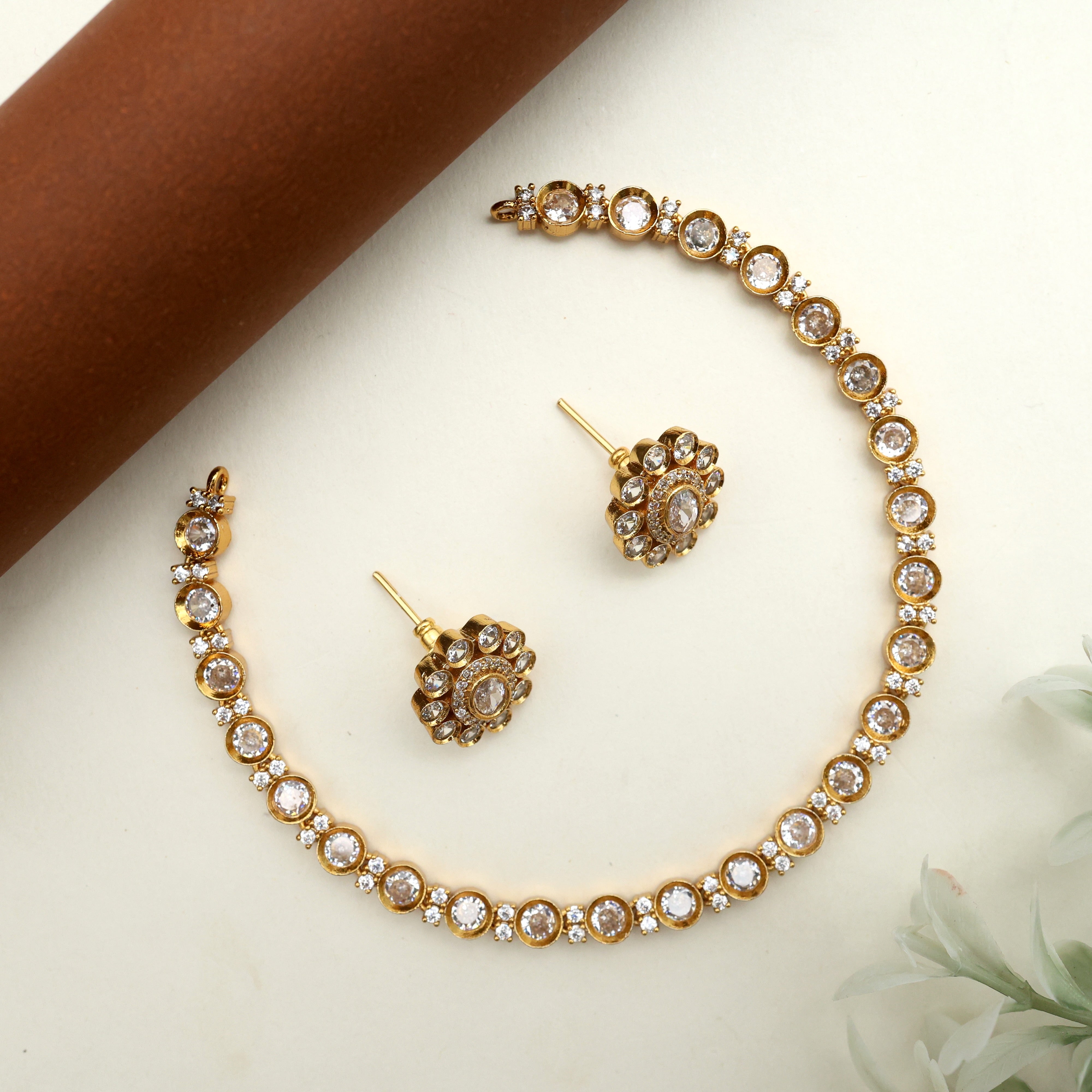 Diamond Look Round Stone Necklace Set