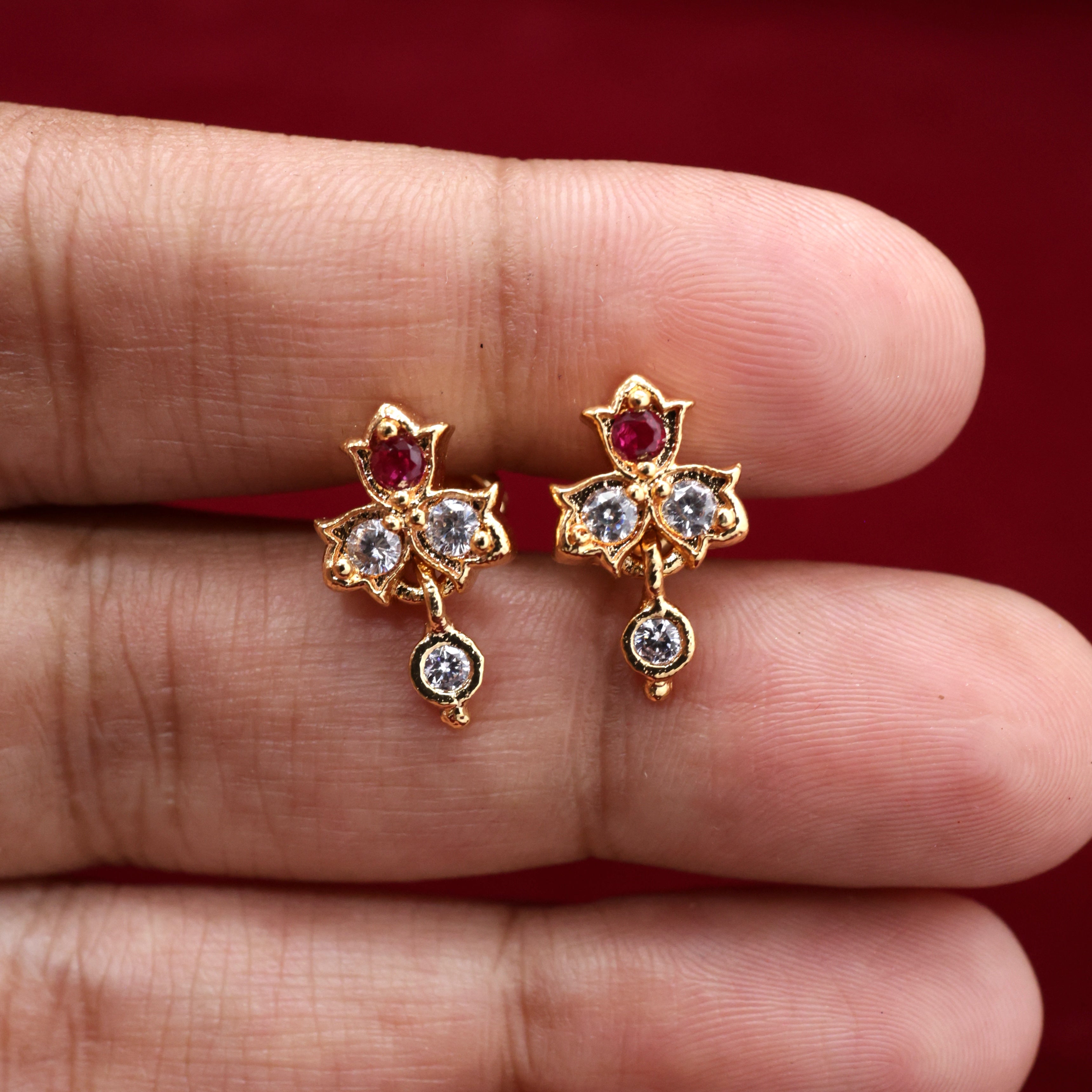 Real Gold Tone Micro Gold Polished 3 Flower Stone Earrings - Red & White