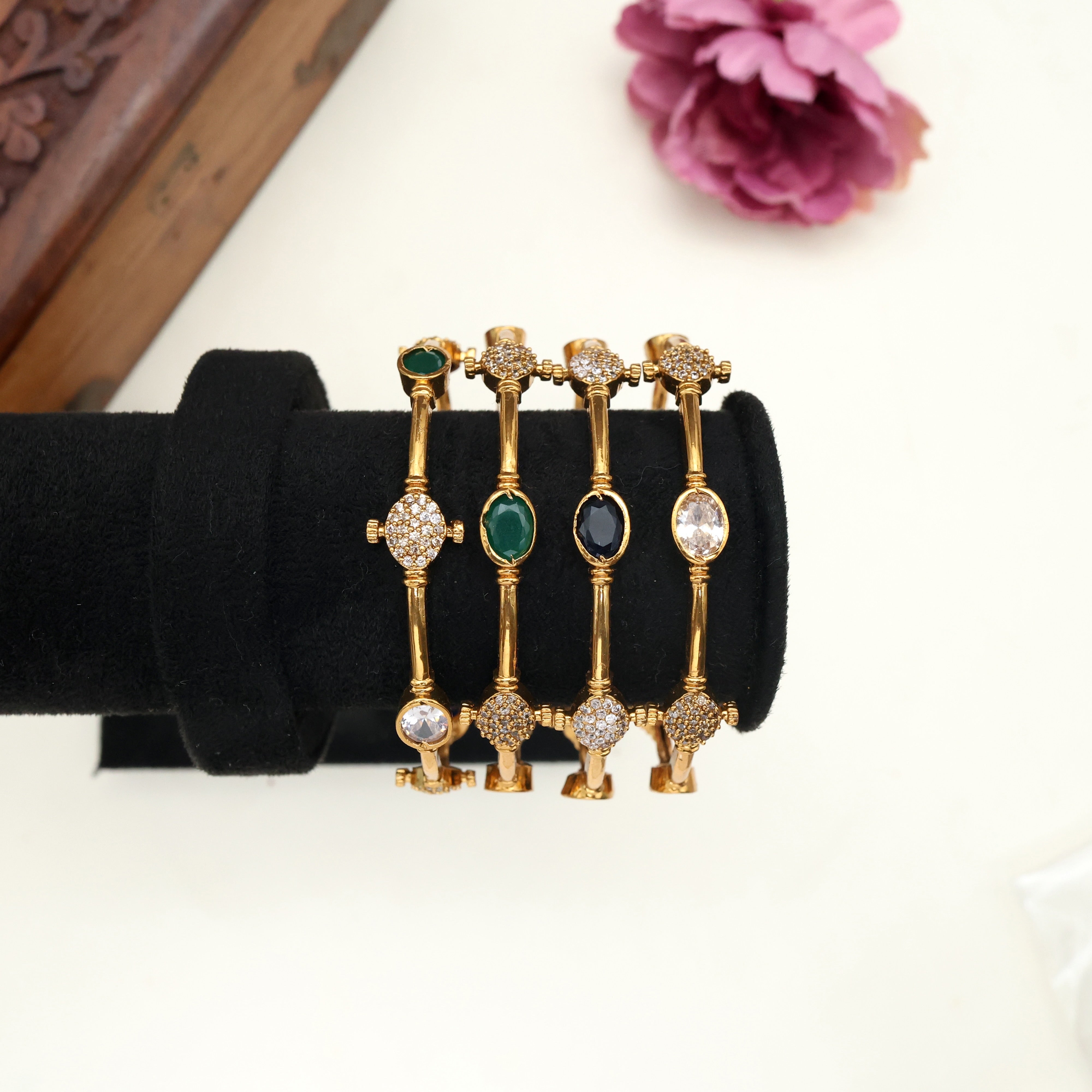 Set of 4 Diamond Look Oval Stones Bangles