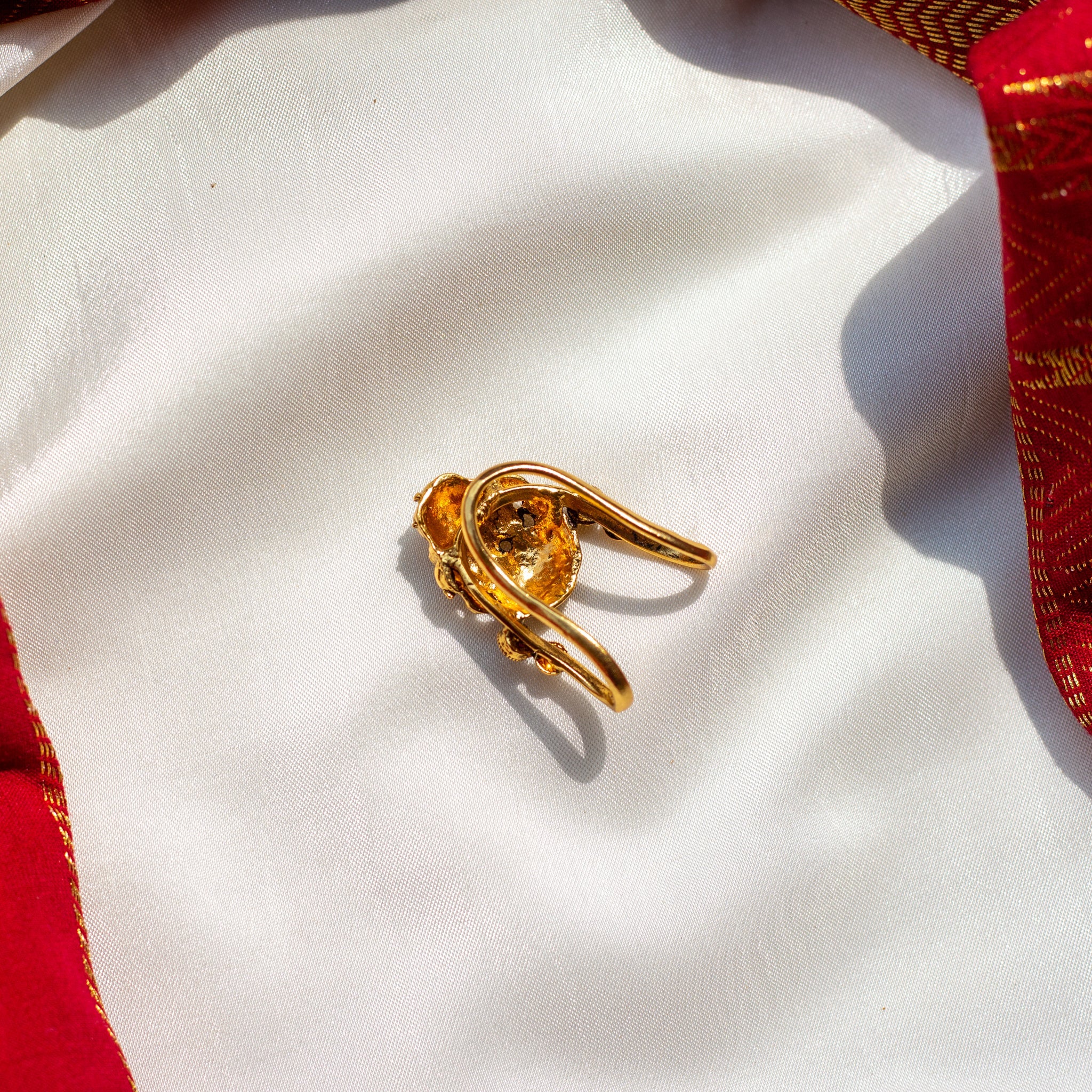 Nagas Real Kemp Classic Lakshmi Vanki Finger Ring - Ruby