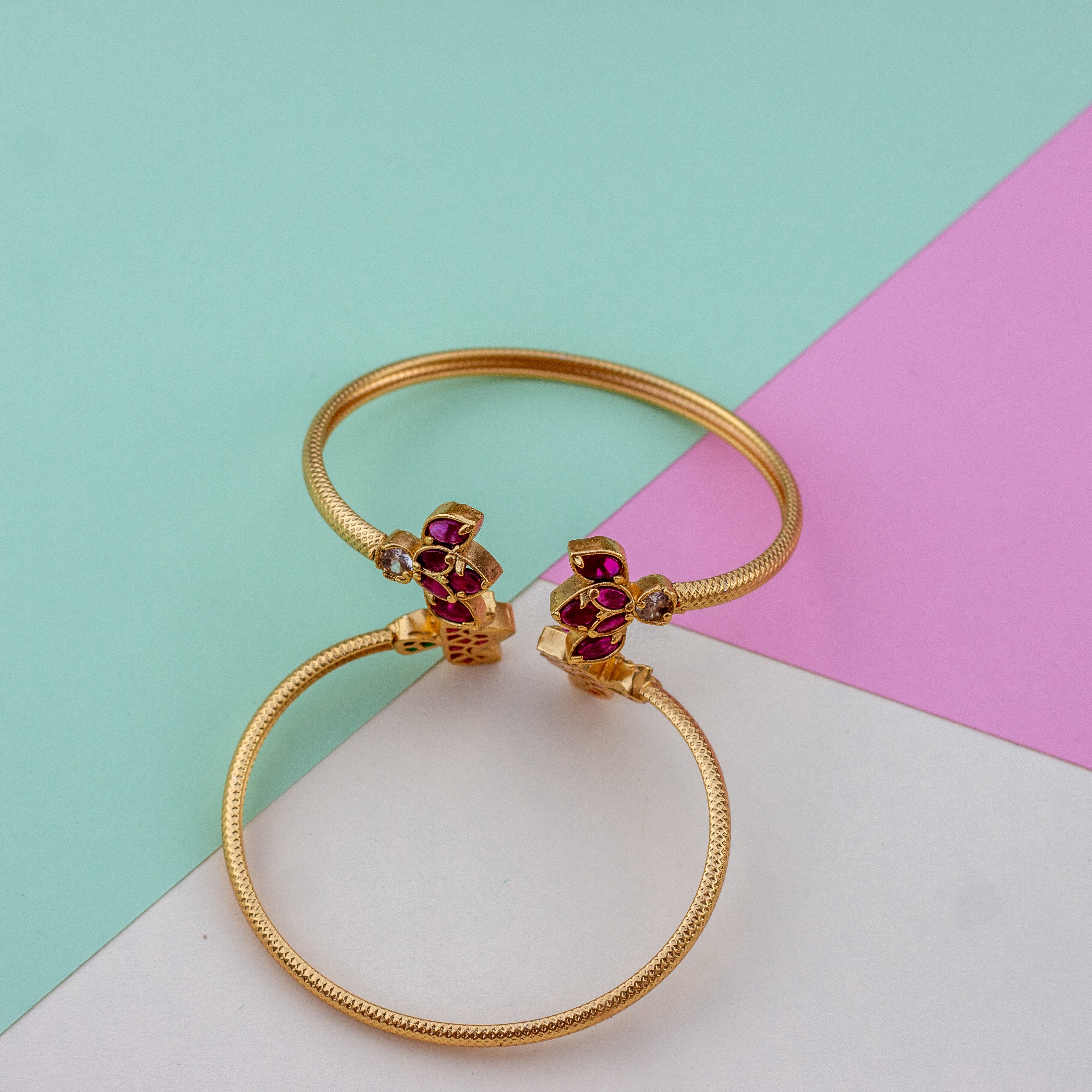 Antique Gold Lotus Kemp Single Kadas