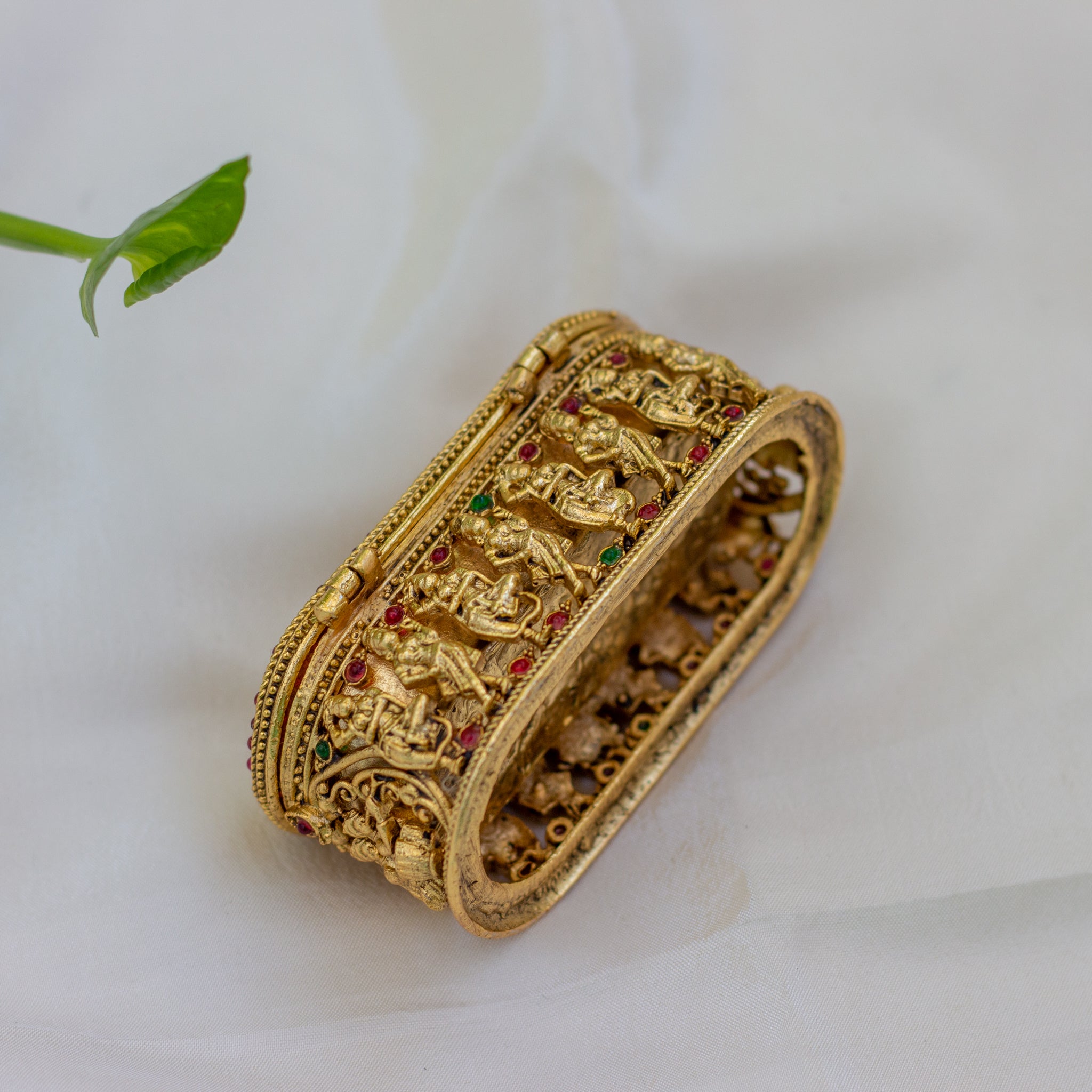 Antique Gold Ganesha Kalyanam Nakshi Design Deep Kum Kum Box