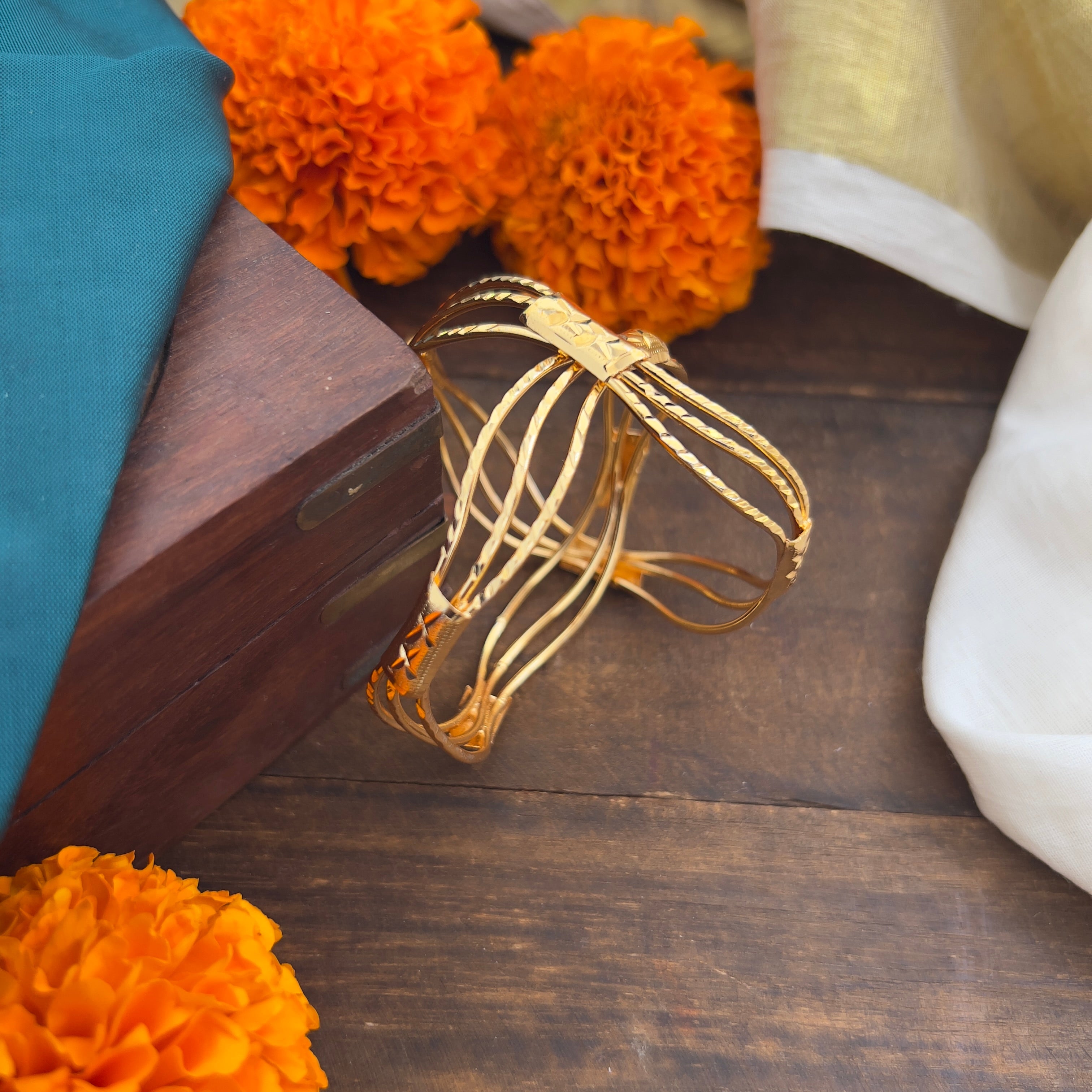 Gold Look Office/Daily Wear Wavy Bangles - 003 - Size: 2.4