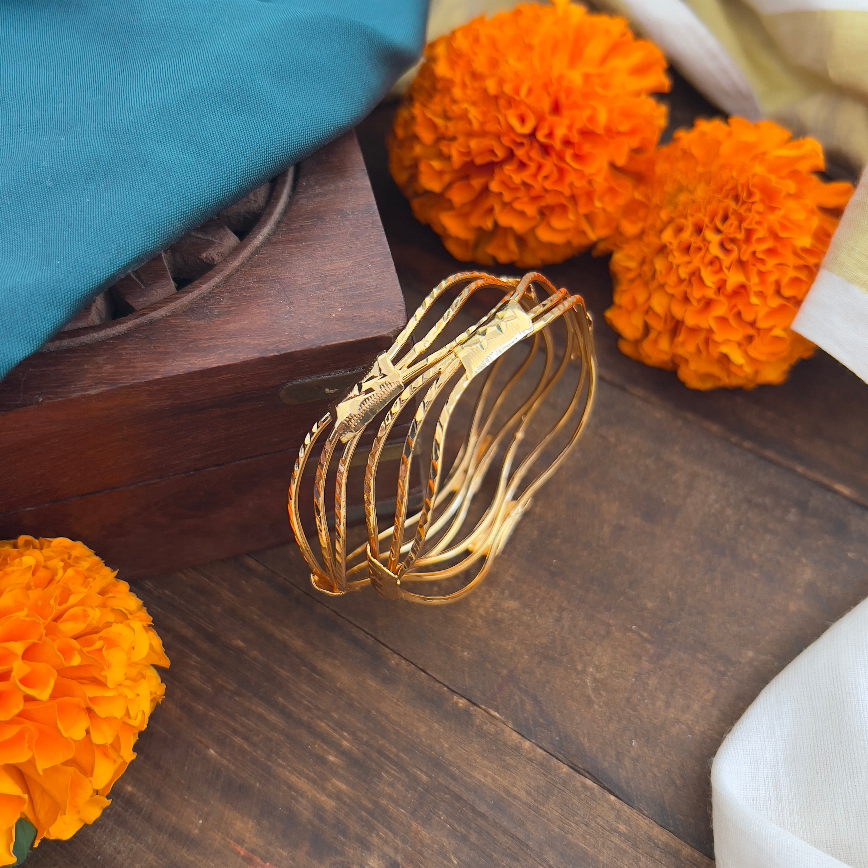 Gold Look Office/Daily Wear Wavy Bangles - 003 - Size: 2.4