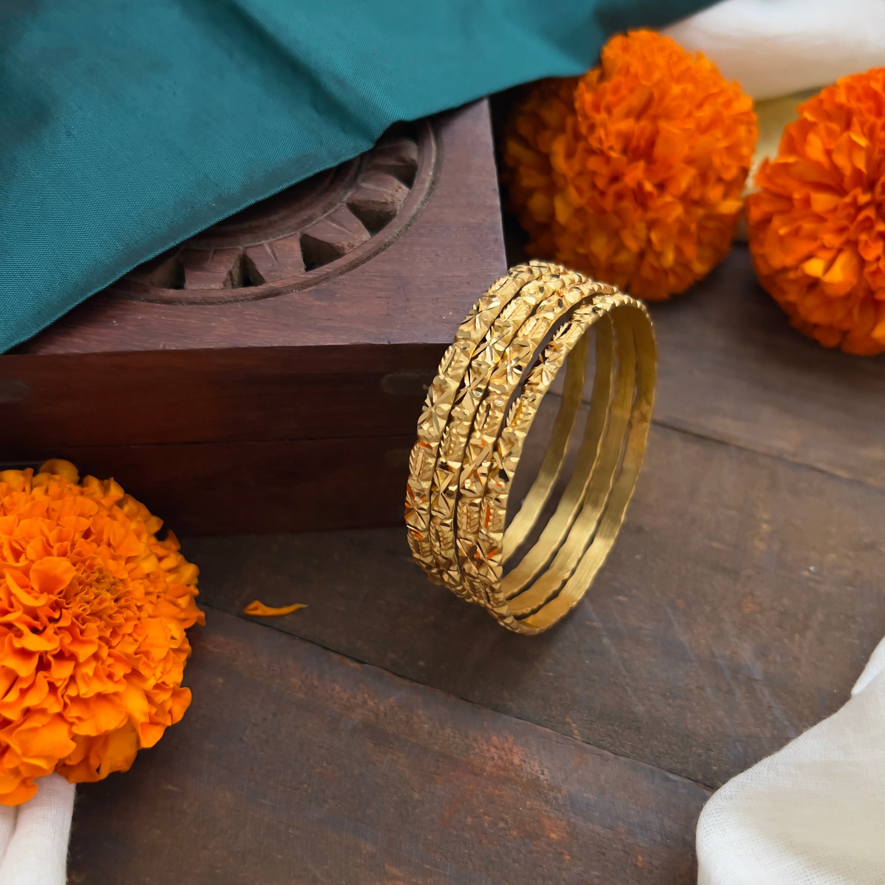 Gold Look Office/Daily Wear Set of 4 Bangles - 014