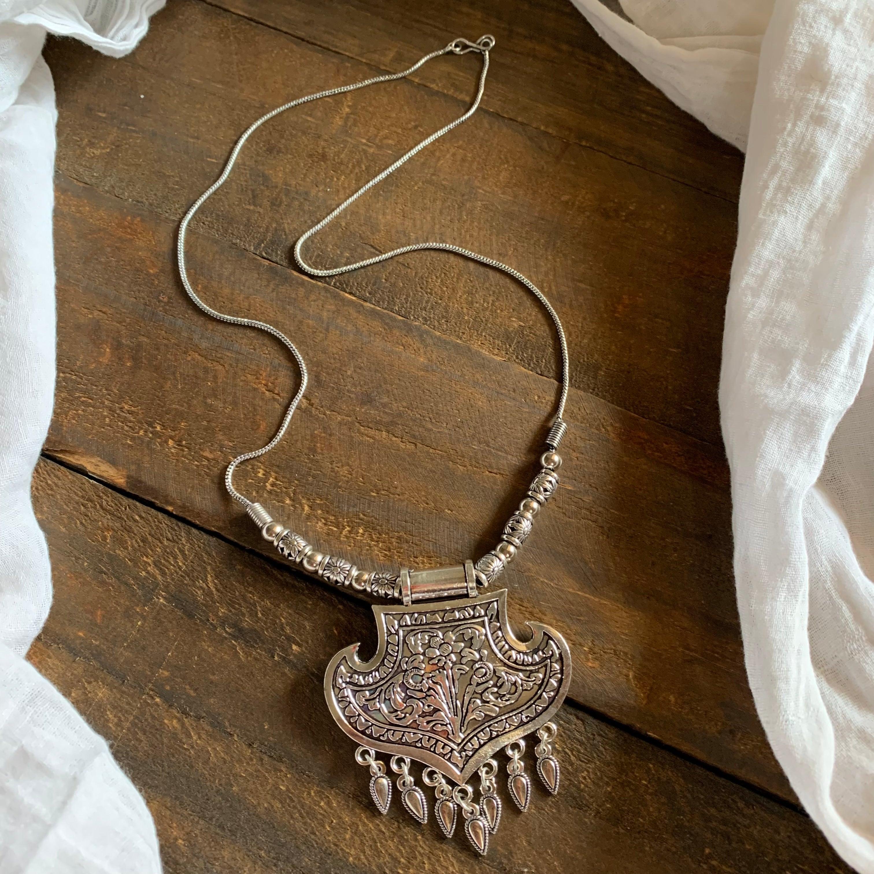 German Silver Mughal Floral Pendant Chain- MOQ 6 Pieces - Happy Pique