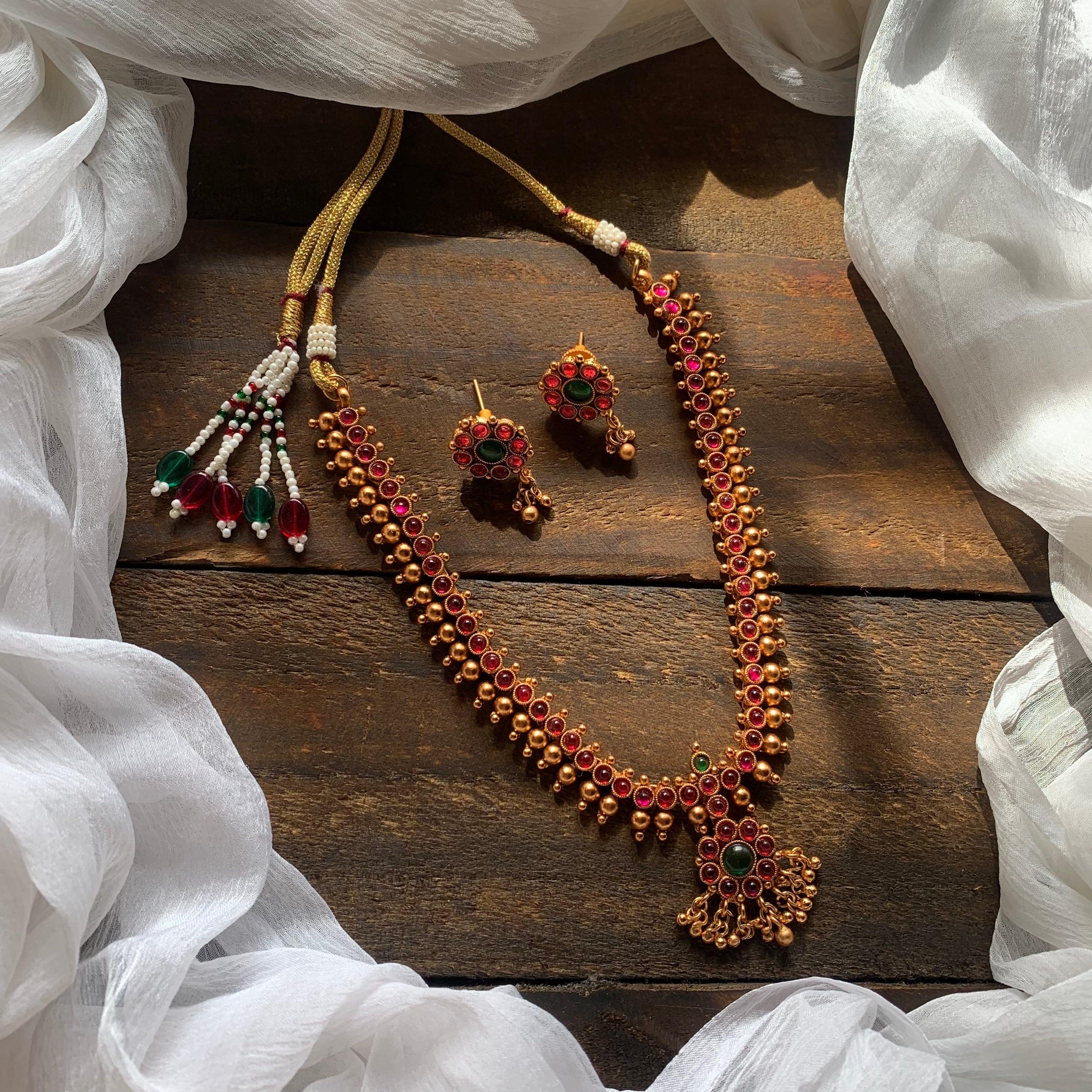 Matte Finish Classic Kemp Necklace - Red & Green - Happy Pique